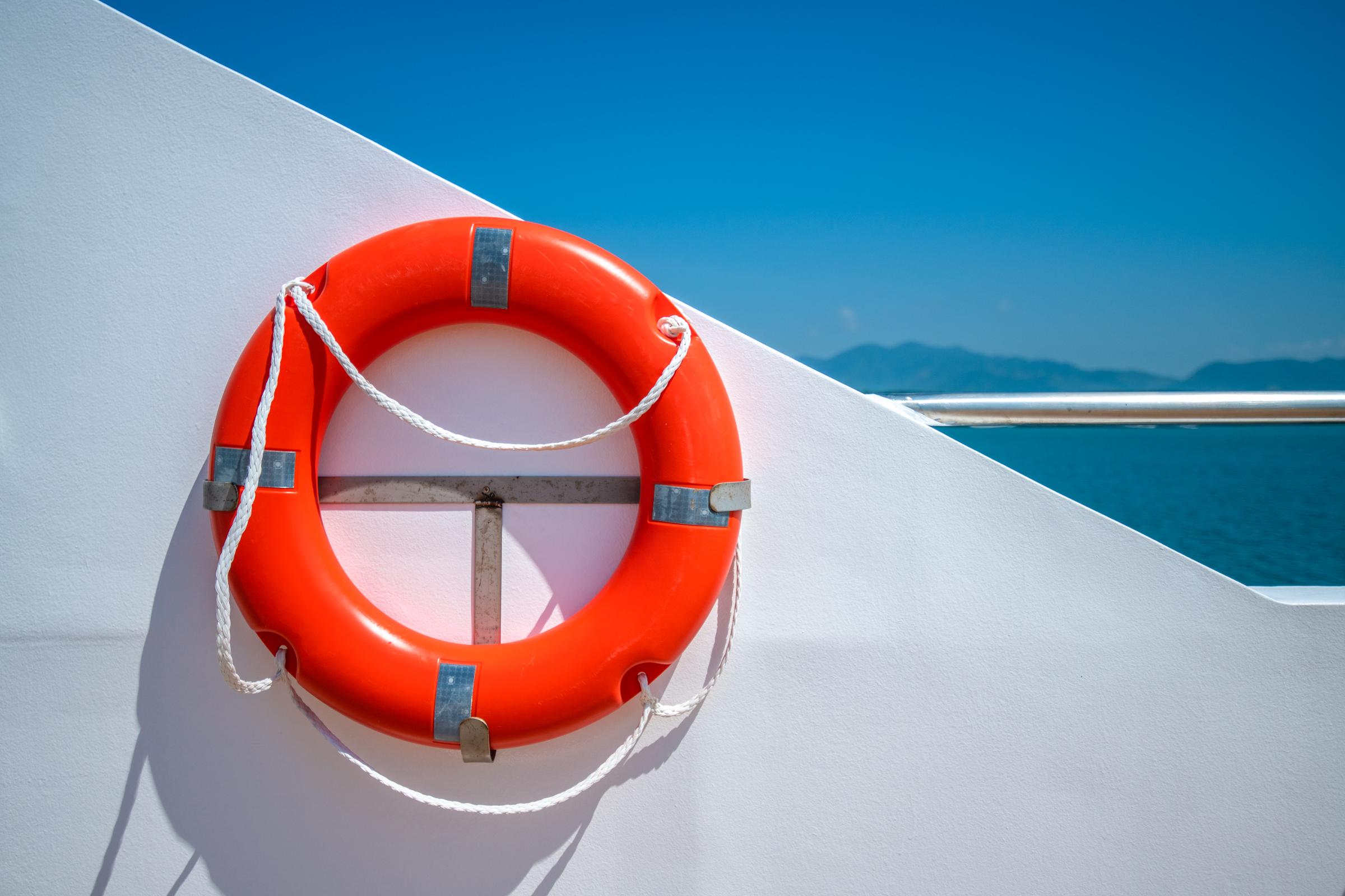 Rettungsring auf dem Schiff | Quelle: Getty Images
