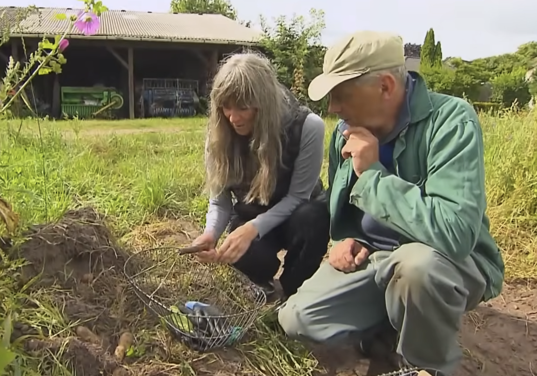 Kandidatin Katja und Bauer Johann | Quelle: YouTube/RTL