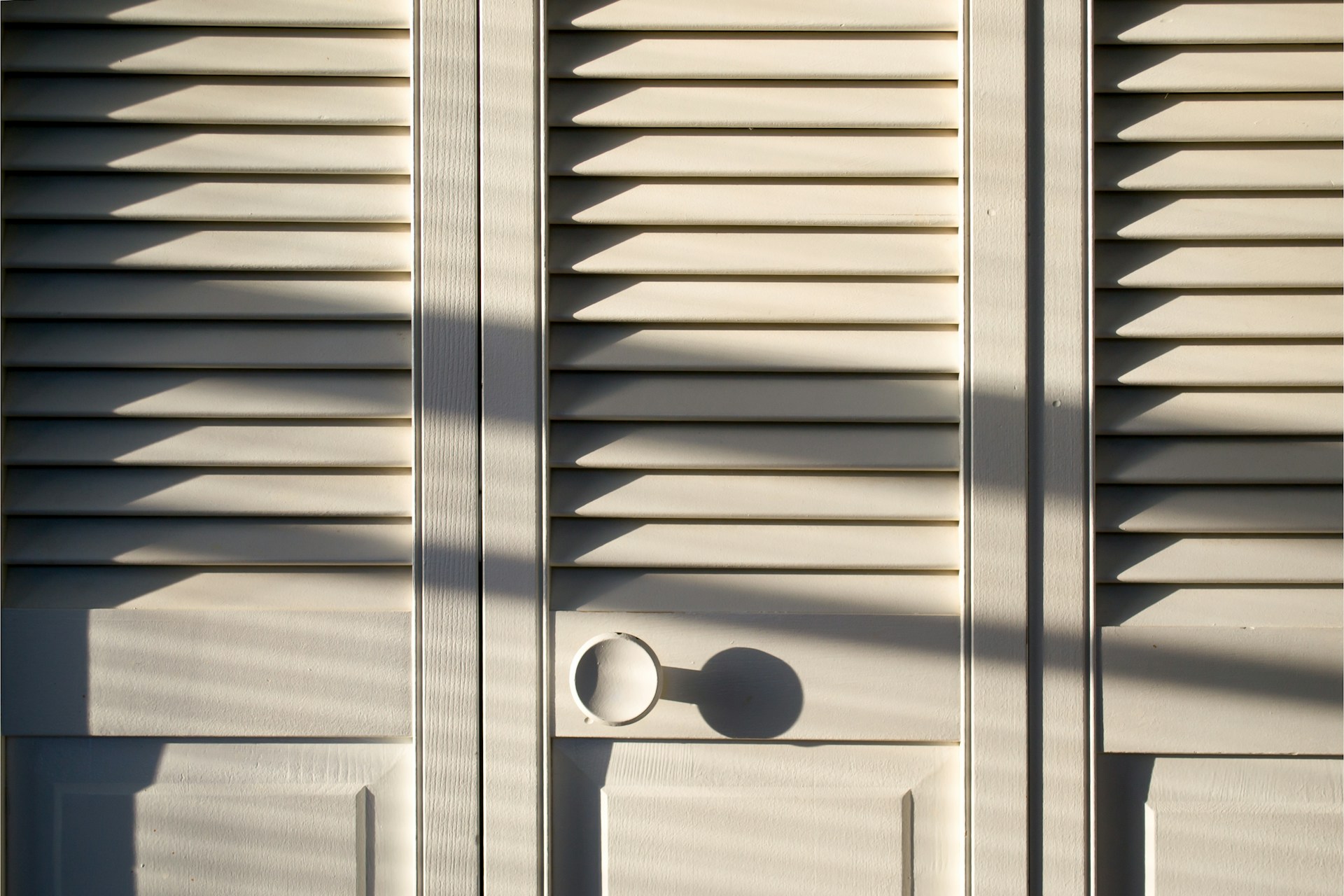 Schranktüren | Quelle: Unsplash