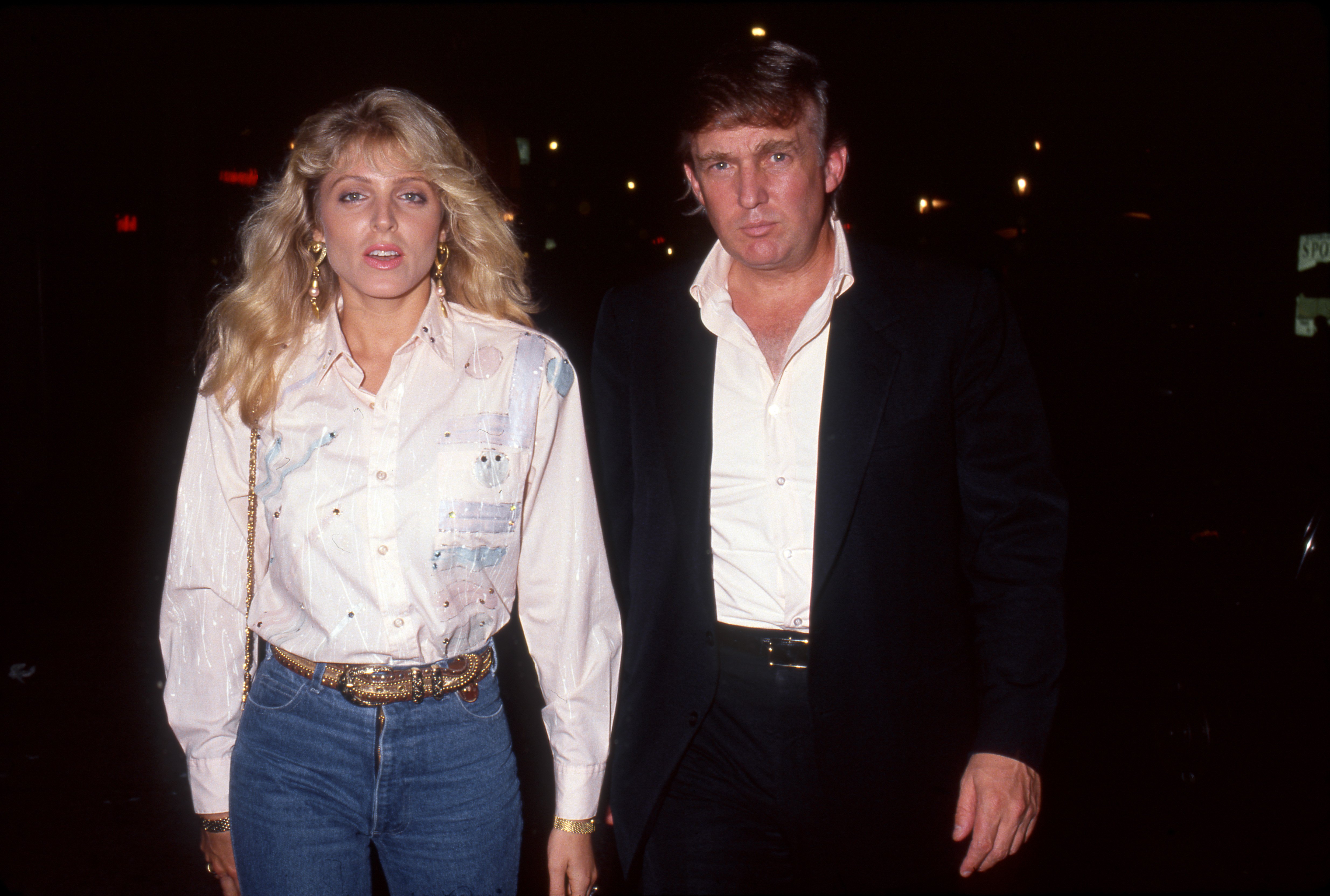Donald Trump und Marla Maples besuchen eine Veranstaltung in New York City, New York, um 1992. | Quelle: Getty Images