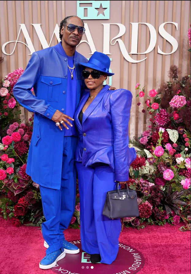Snoop Dogg und seine Frau Shante Broadus bei den BET Awards 2025 im Peacock Theater in Los Angeles, Kalifornien am 09. Juni 2025 | Quelle: Instagram/justjared