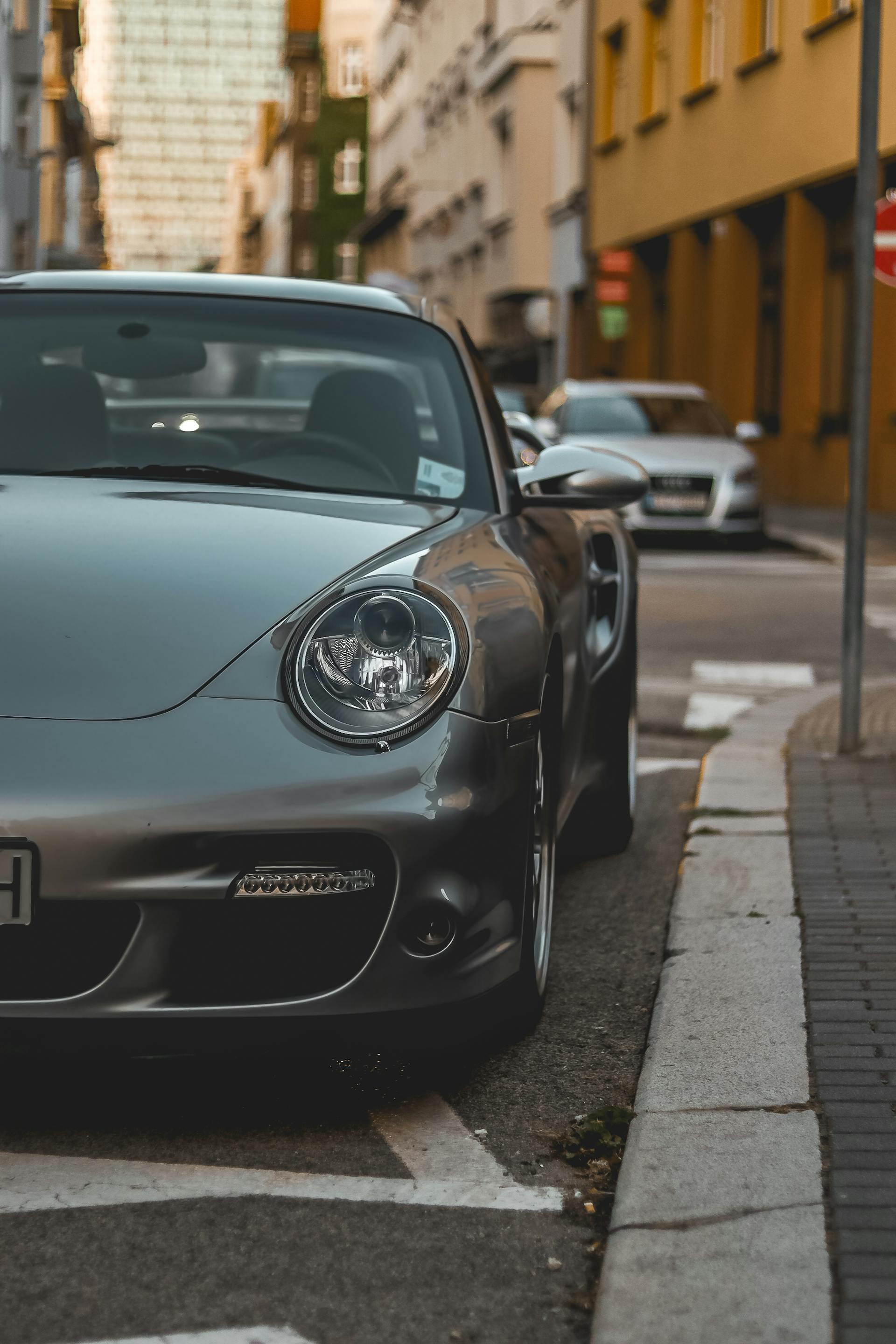 Eine Nahaufnahme eines Autos | Quelle: Pexels