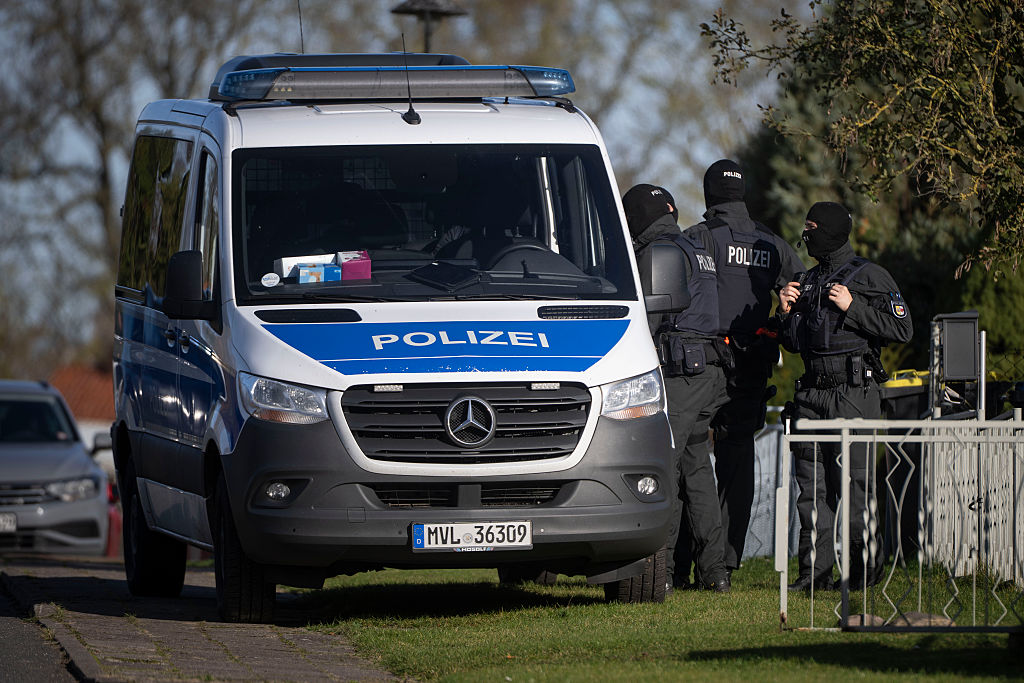 Polizei im Fall Fabian im Einsatz | Quelle: Getty Images