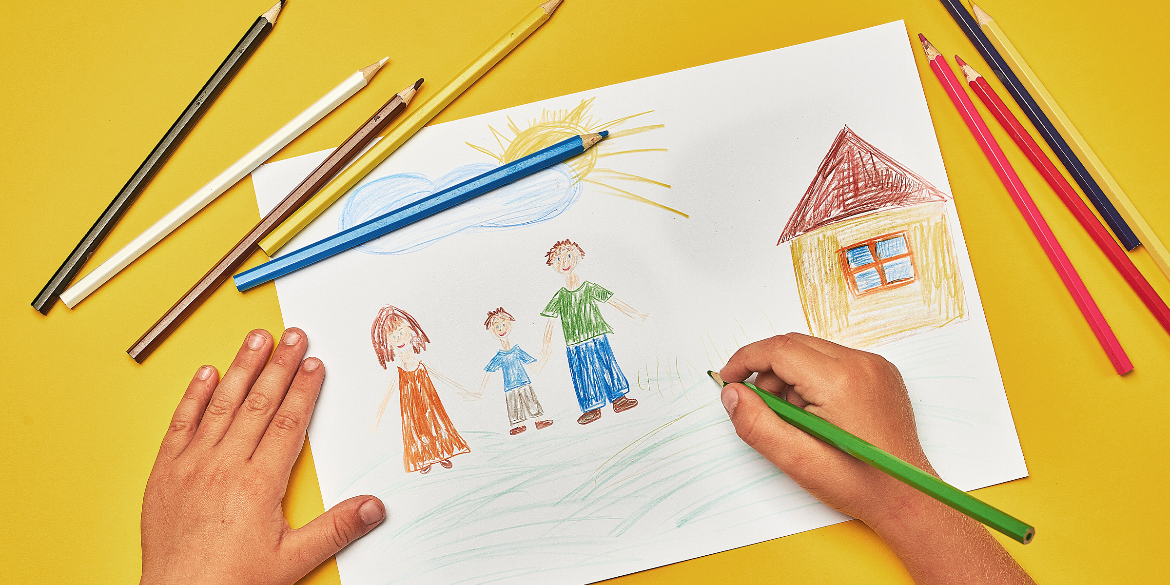 Ein Kind zeichnet | Quelle: Shutterstock