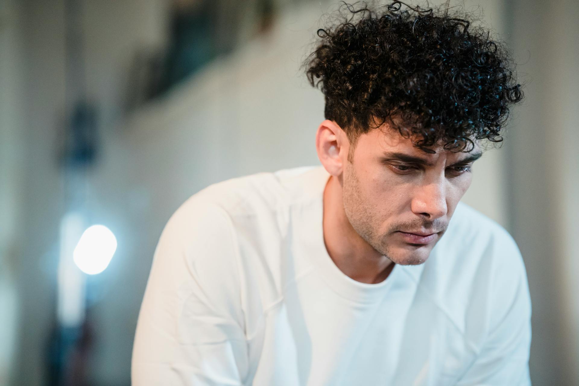 Ein trauriger Mann | Quelle: Pexels