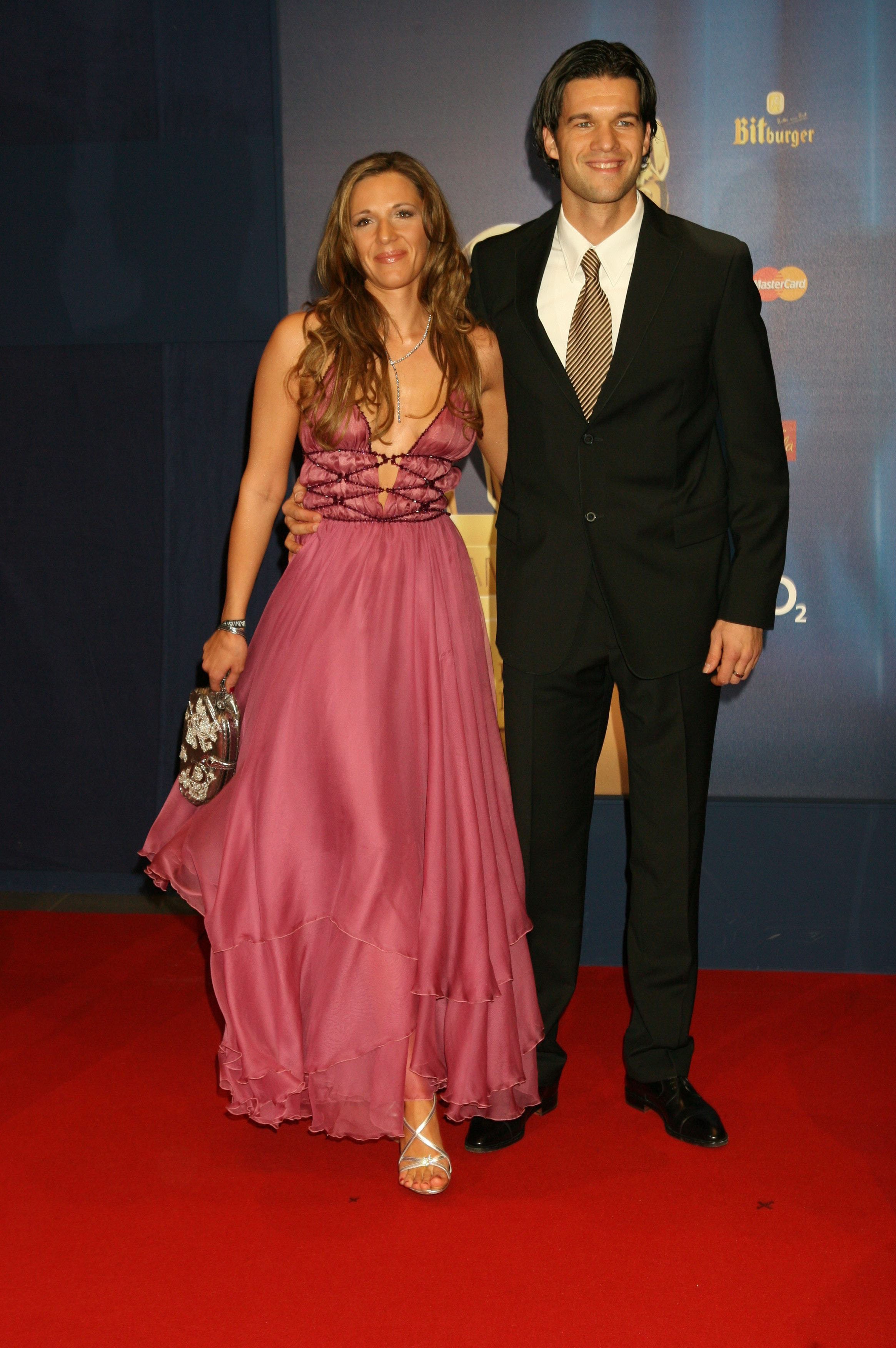 Fussballer Michael Ballack Und Freundin Simone bei der 57. Bambi Verleihung Im Internationalen Congress Centrum München, 2005 | Quelle: Getty Images