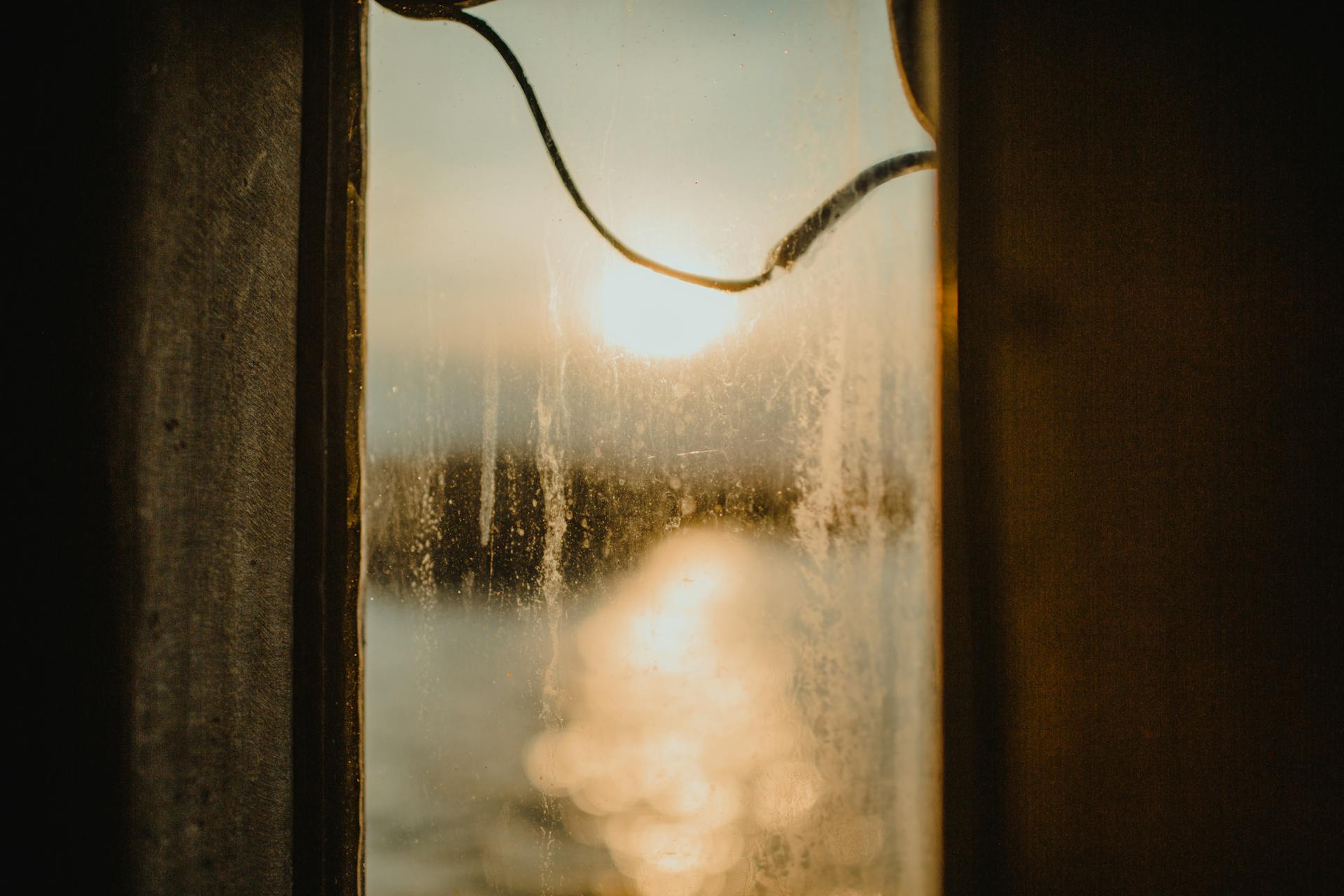 Ein schmutziges Fenster | Quelle: Pexels