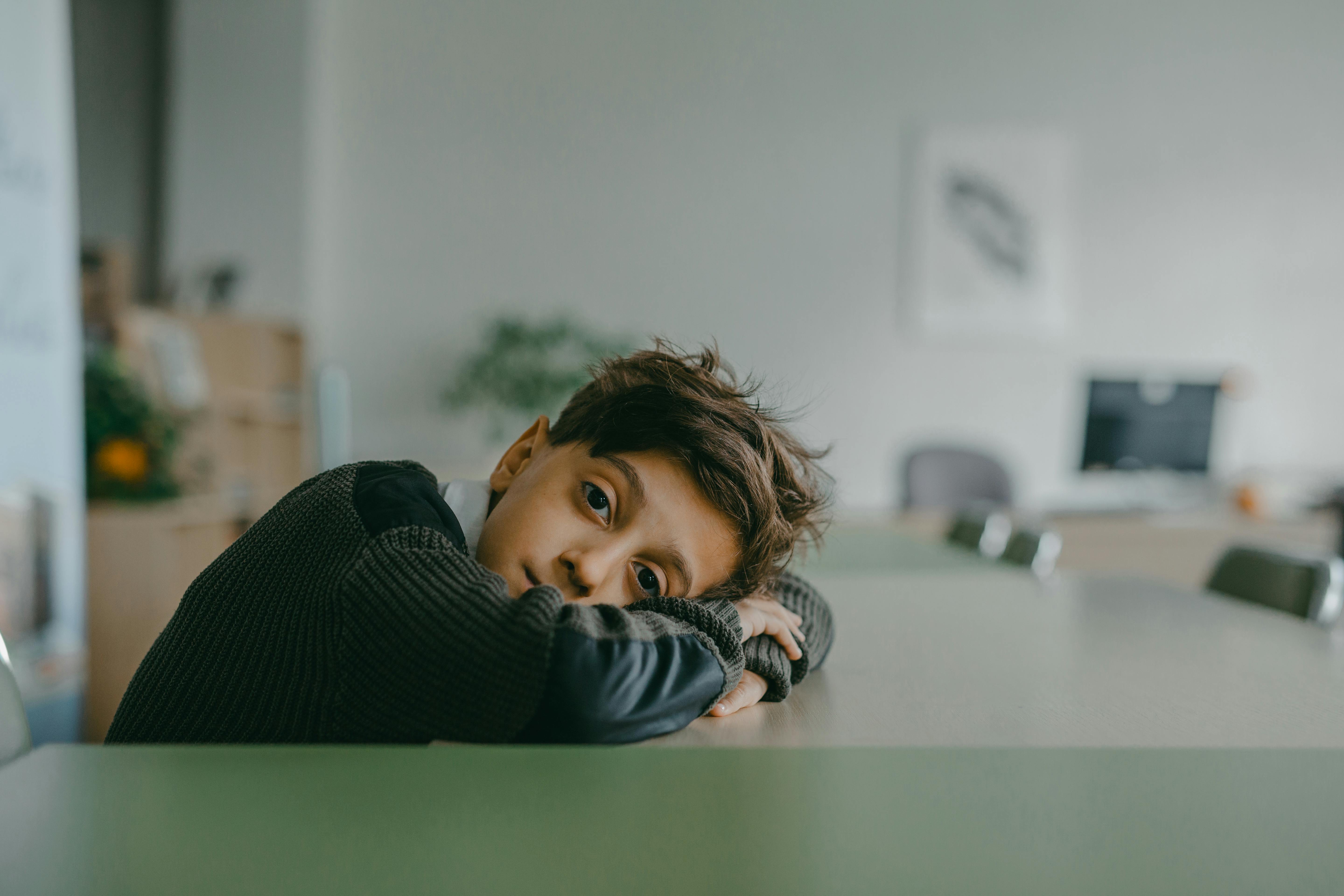 Ein trauriger Junge | Quelle: Pexels