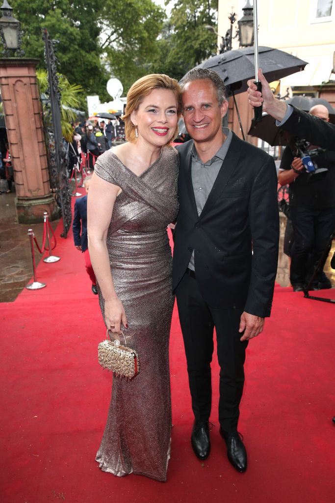 Julia Klöckner und ihr Ex-Mann Ralph Grieser bei der Eröffnung der Nibelungen-Theater-Festspiele im Wormser Dom am 12. Juli 2019 in Worms | Quelle: Getty Images