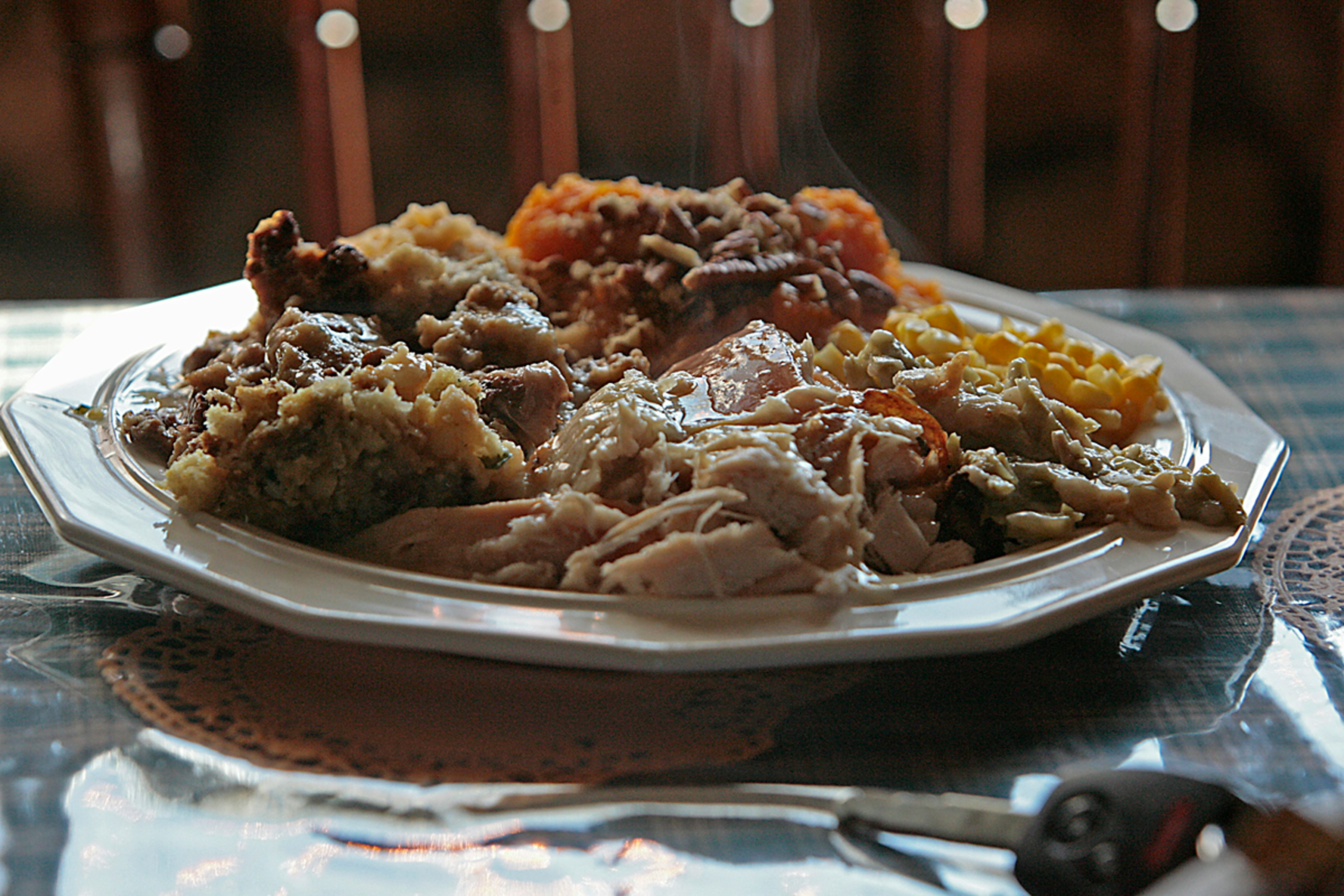 Ein Teller mit Essen | Quelle: Unsplash