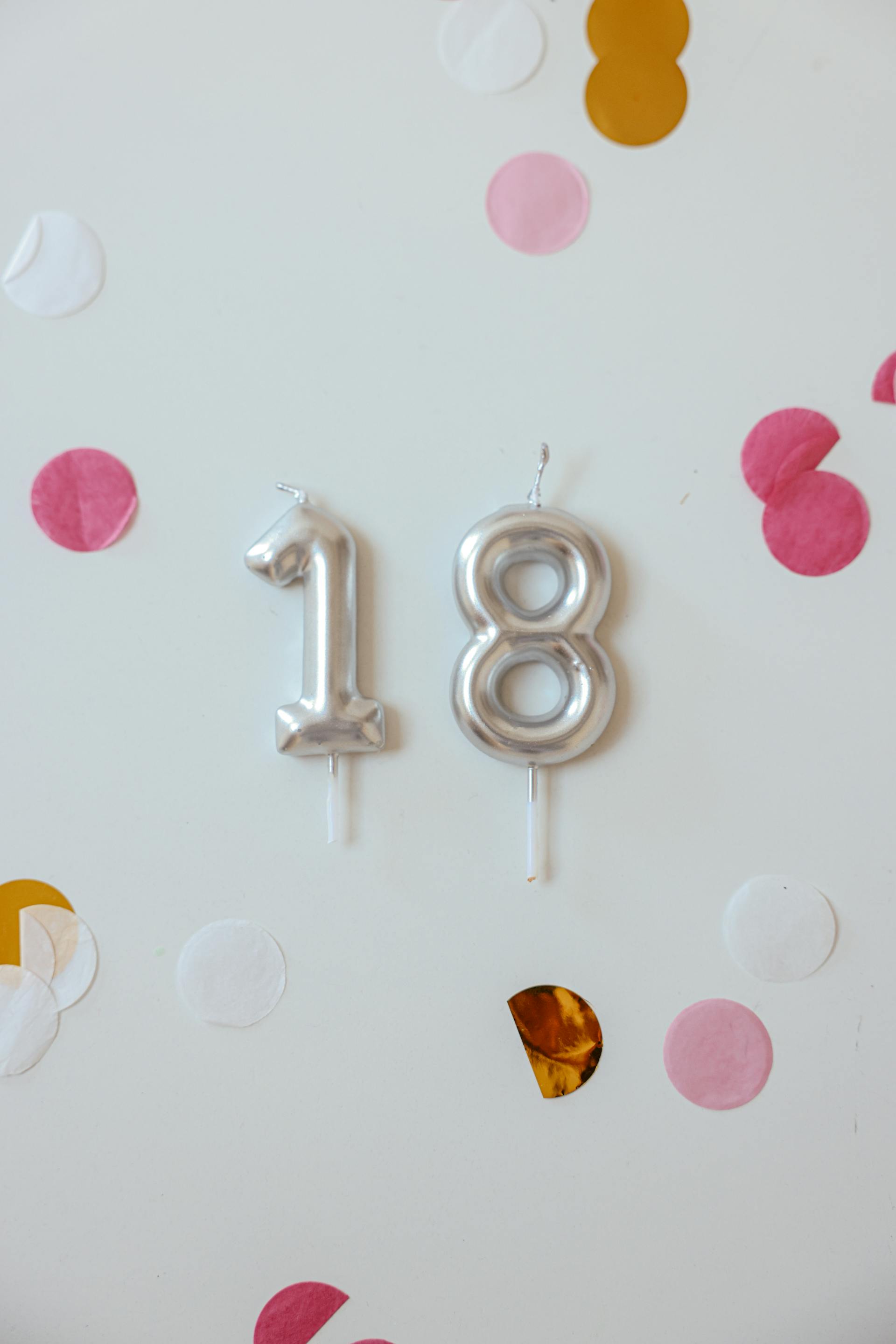 Nummer 18 an der Wand | Quelle: Pexels