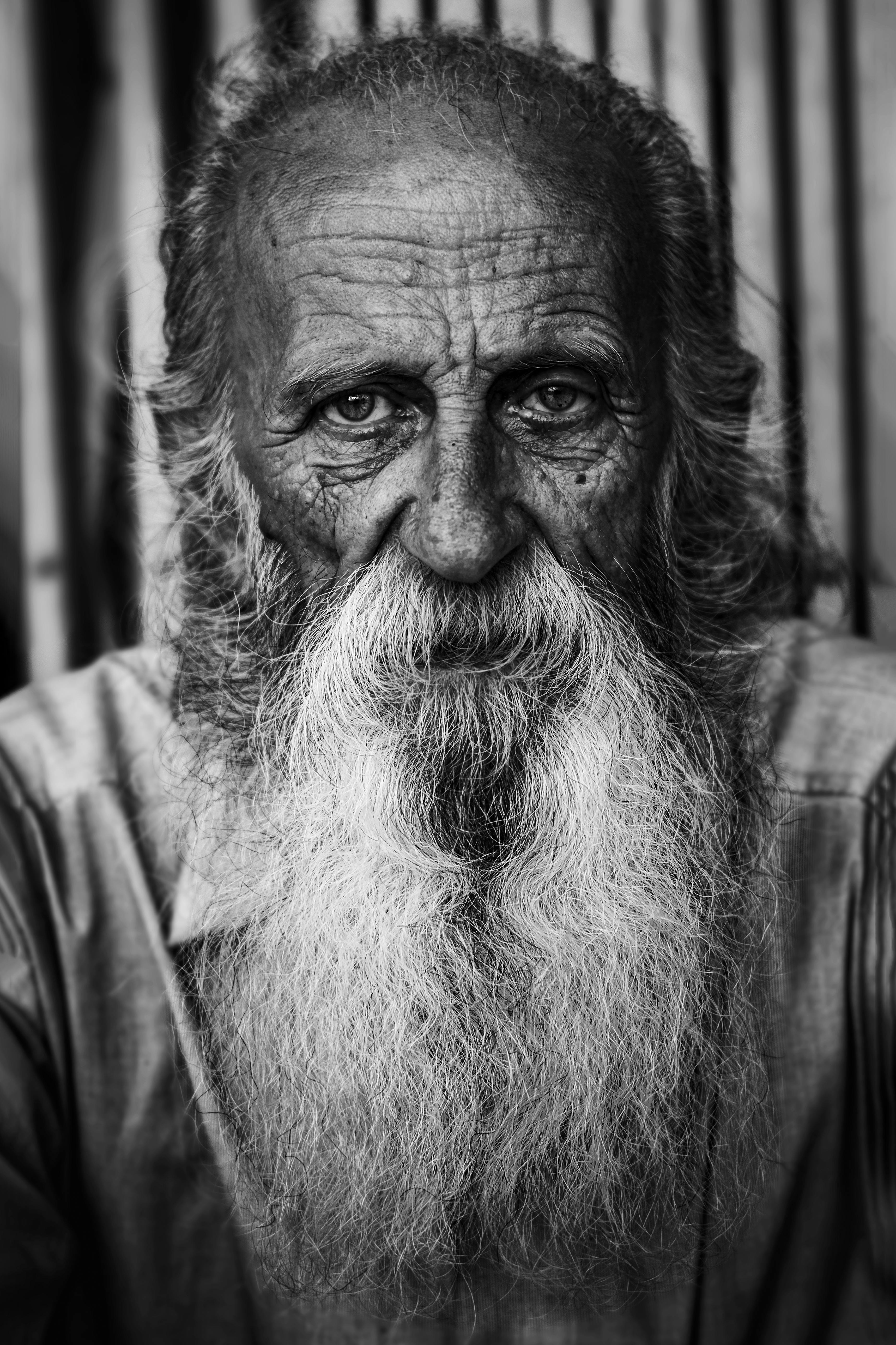 Ein ernster Mann | Quelle: Pexels