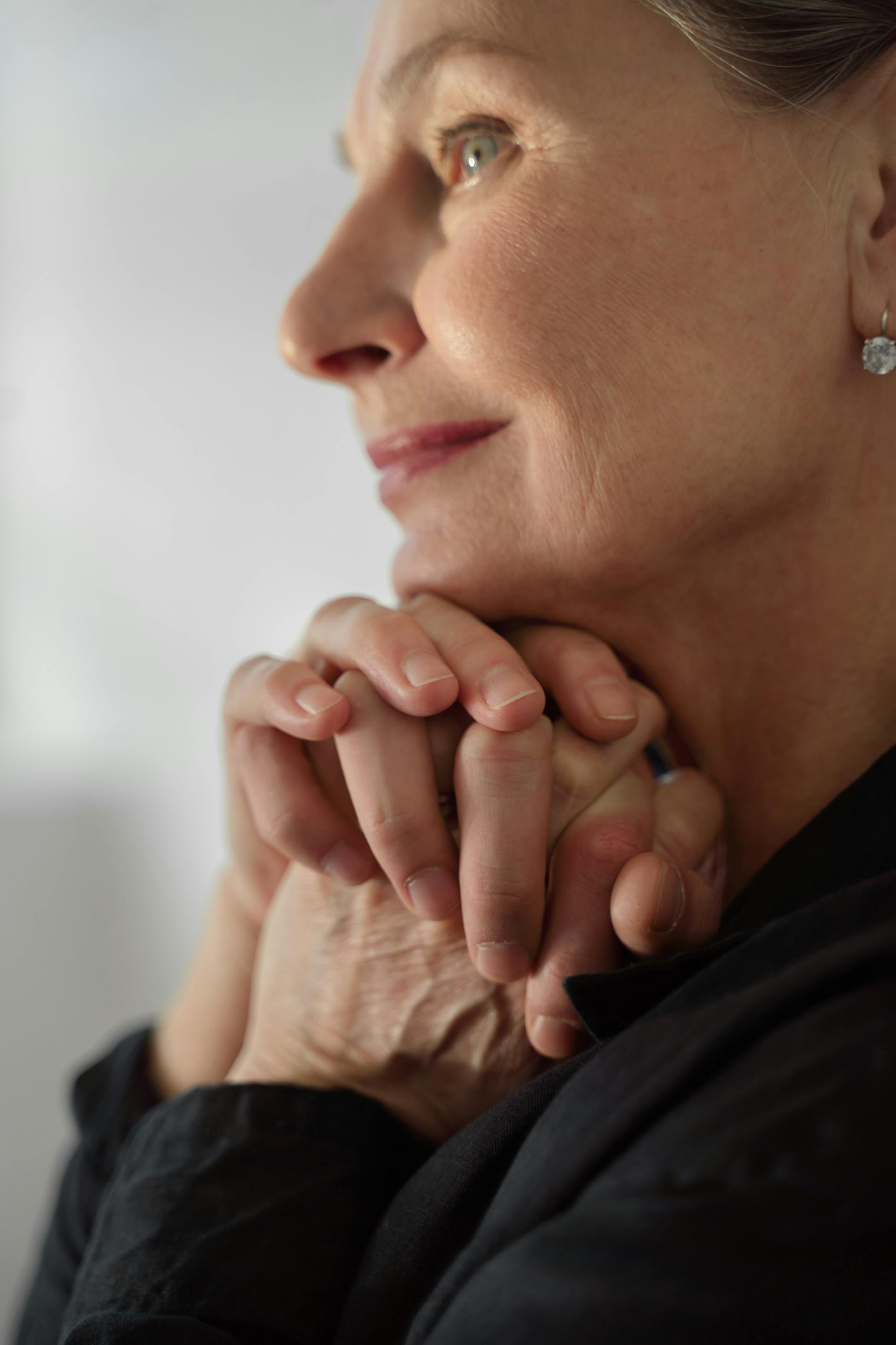 Eine nachdenkliche Frau | Quelle: Pexels