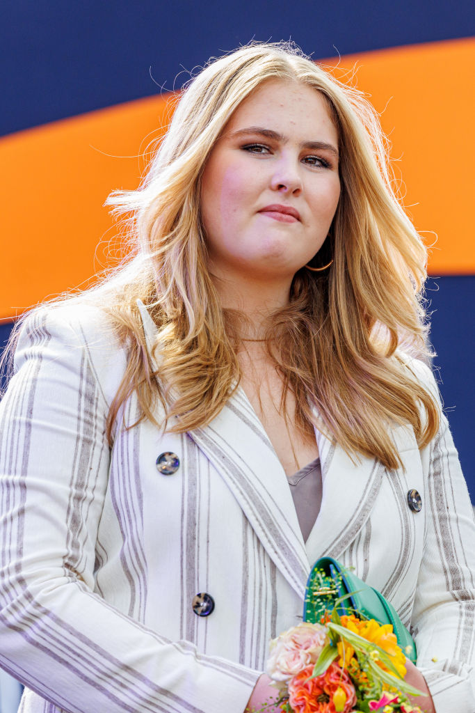 Princess Catharina-Amalia of the Netherlands attends the Kingsday celebration in the city center on April 27, 2022 in Maastricht, Netherlands. | Source: Getty Images Prinzessin Catharina-Amalia der Niederlande nimmt am 27. April 2022 in Maastricht, Niederlande, an den Feierlichkeiten zum Königstag in der Innenstadt teil. | Quelle: Getty Images