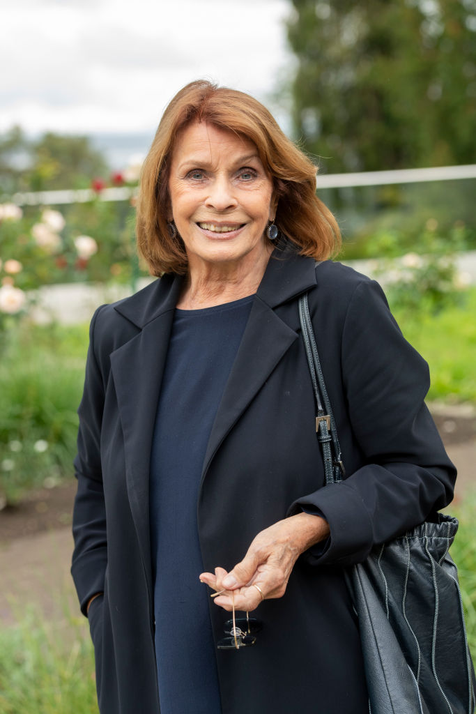 Die Schauspielerin Senta Berger nimmt am 29. August 2021 in Tutzing, Deutschland, am „Filmgespräch am See” während des Fünf Seen Film Festivals in der Akademie für politische Bildung teil. | Quelle: Getty Images