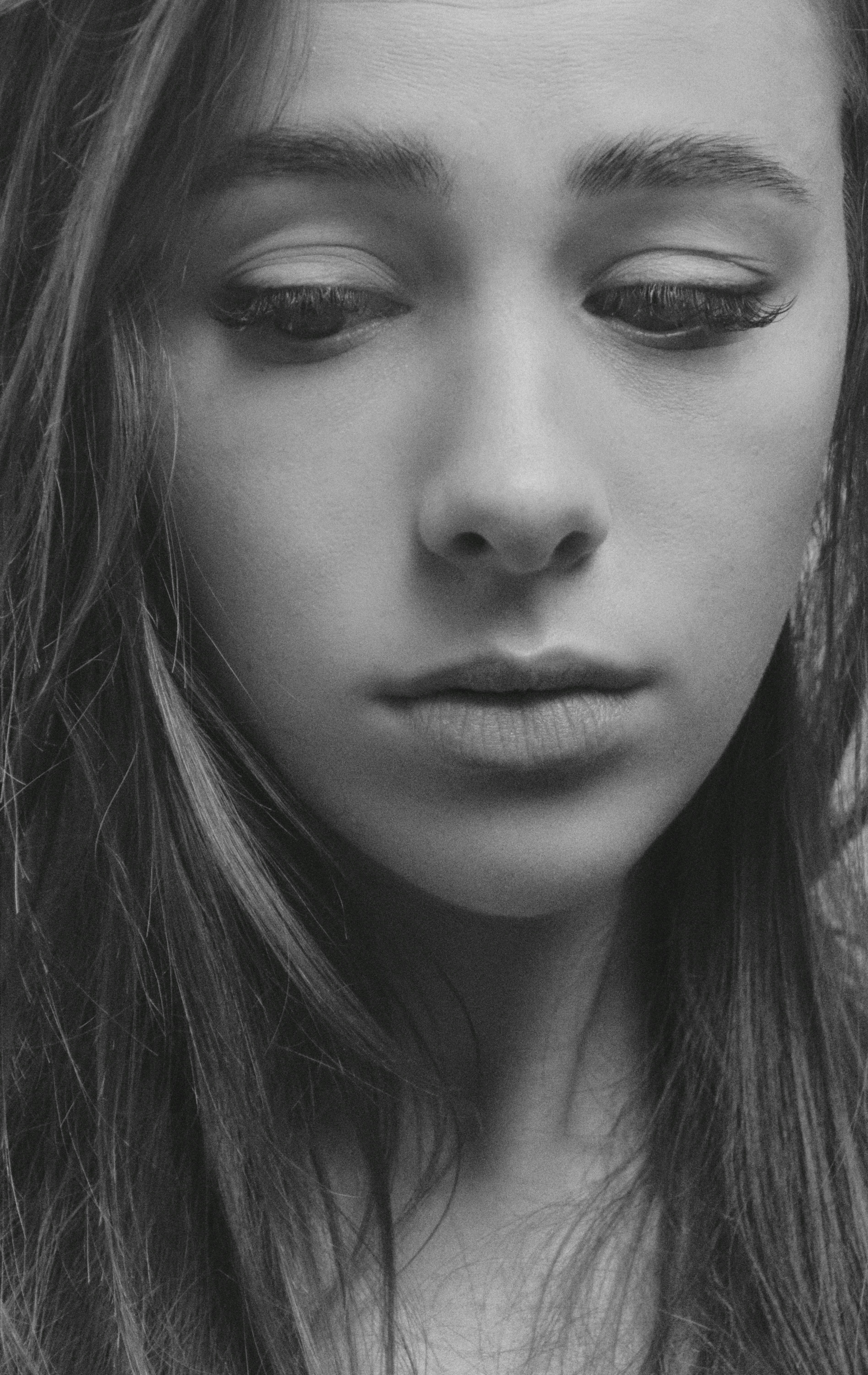 Ein aufgeregtes Teenager-Mädchen | Quelle: Unsplash