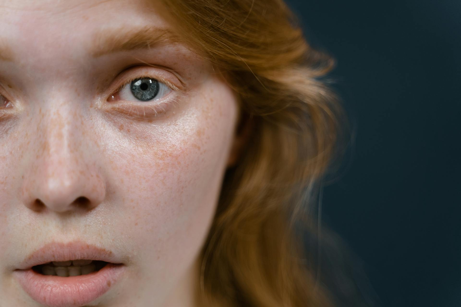Eine Nahaufnahme des Gesichts einer Frau | Quelle: Pexels