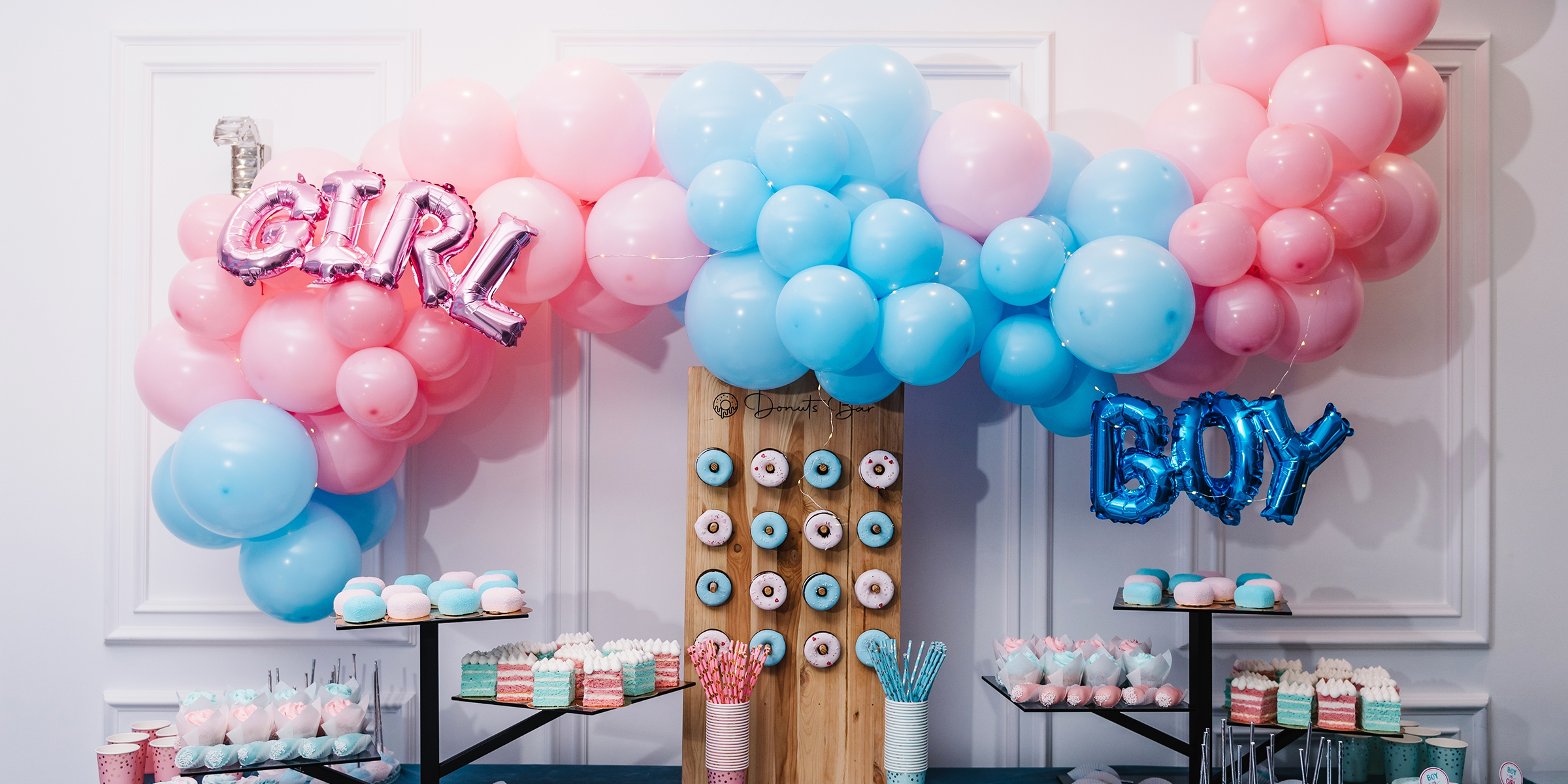 Dekoration auf einer Gender-Reveal-Party | Quelle: Shutterstock