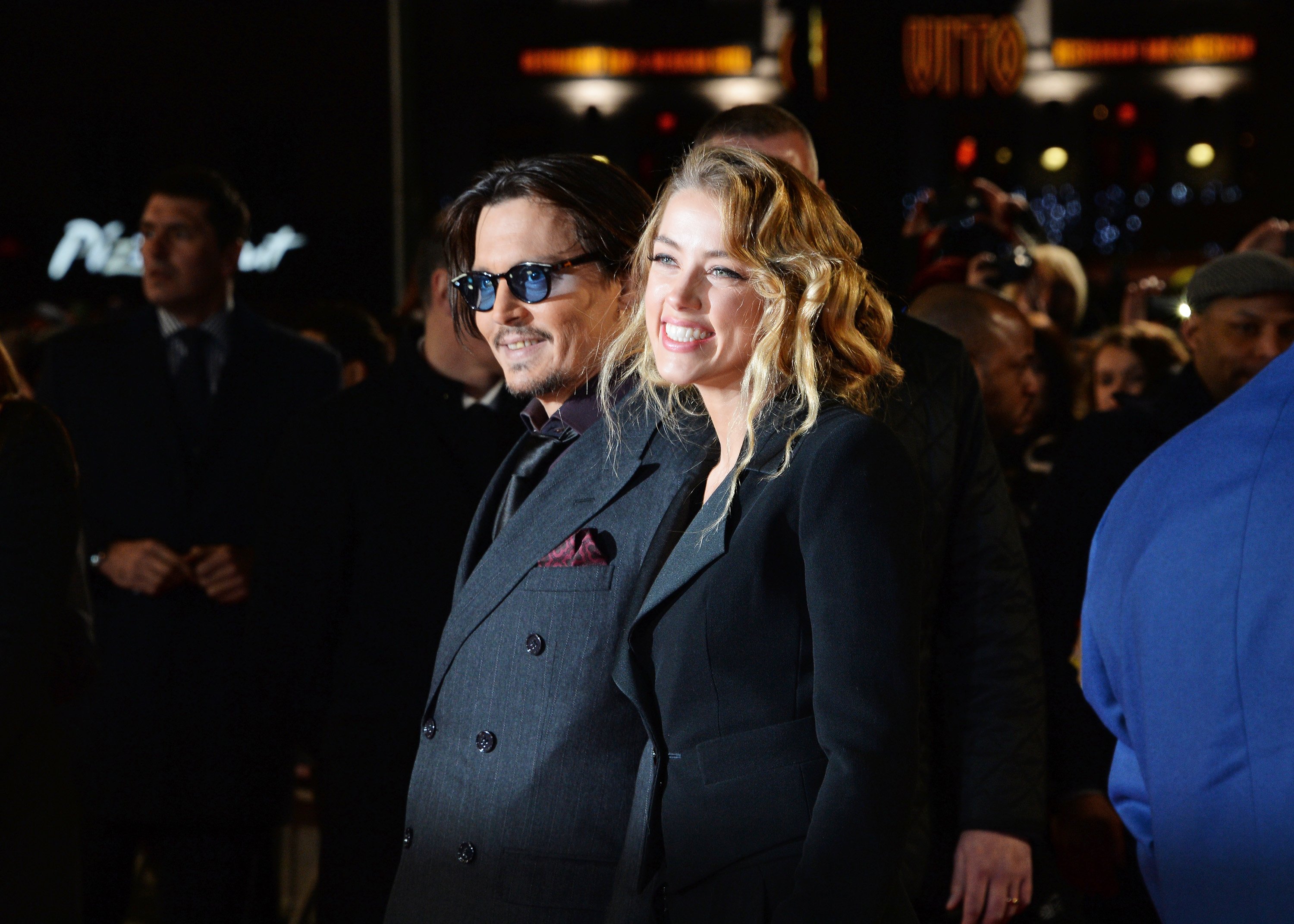 Johnny Depp und Amber Heard besuchen die Premiere von „Mortdecai“ im Empire Leicester Square in London, England, am 19. Januar 2015 | Quelle: Getty Images