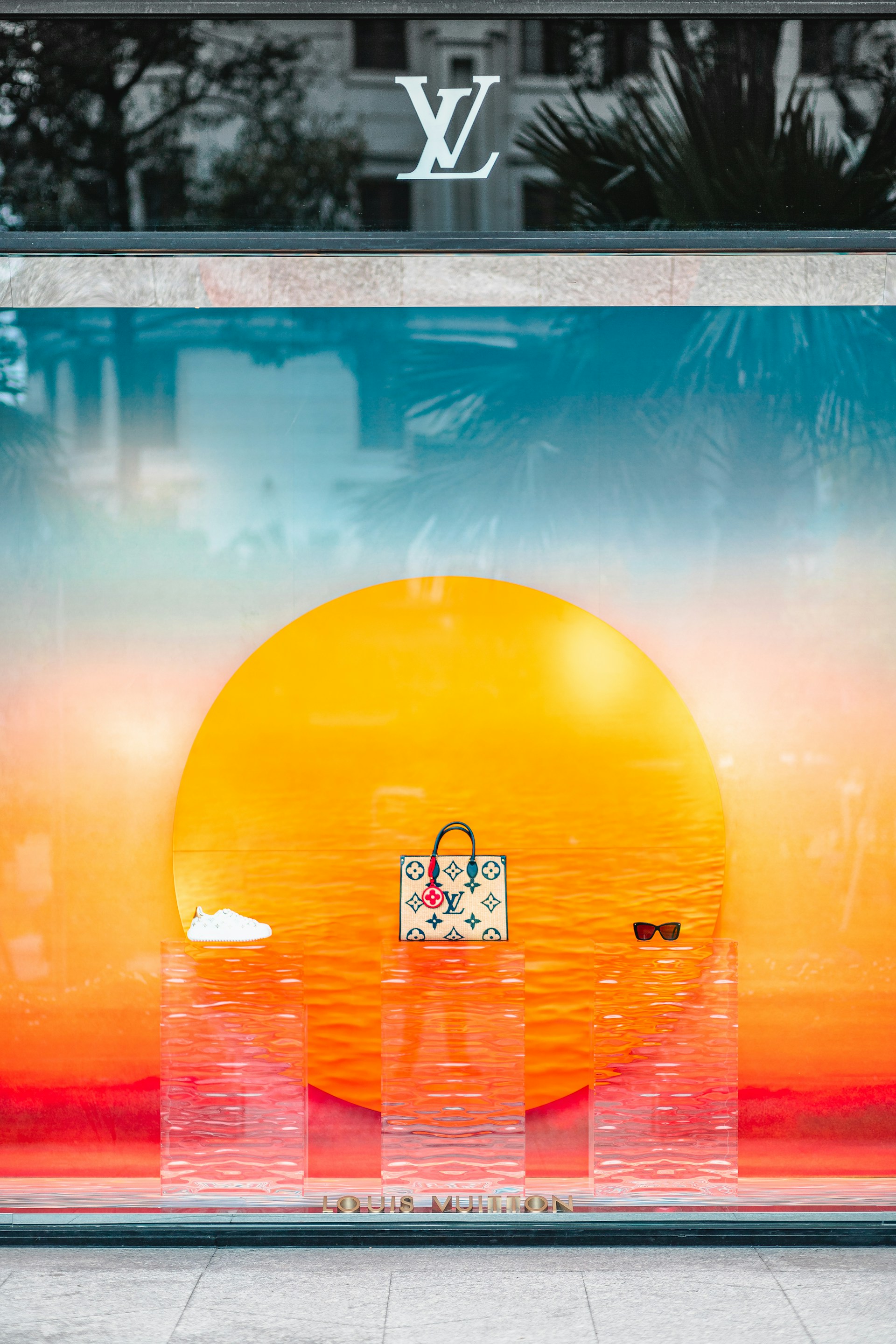 Eine Handtasche in einem Schaufenster | Quelle: Unsplash