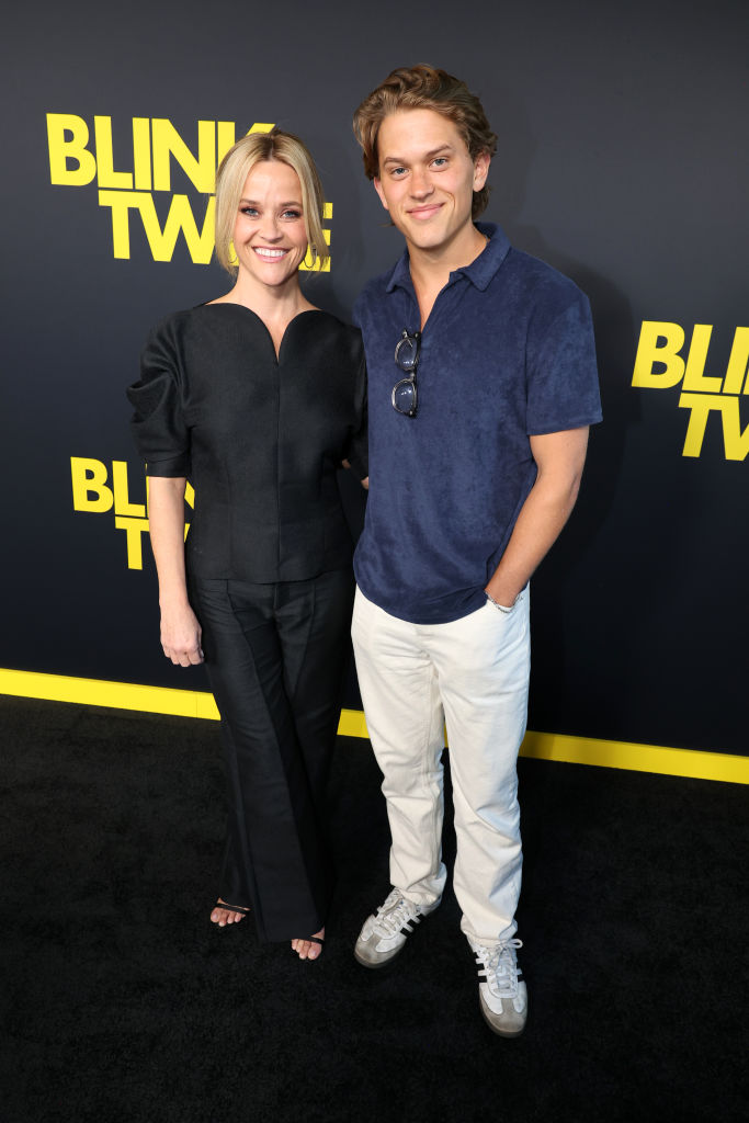 Reese Witherspoon (links) und Deacon Reese Phillippe bei der Premiere von „Blink Twice“ der Amazon MGM Studios im DGA Theater Complex am 8. August 2024 in Los Angeles | Quelle: Getty Images