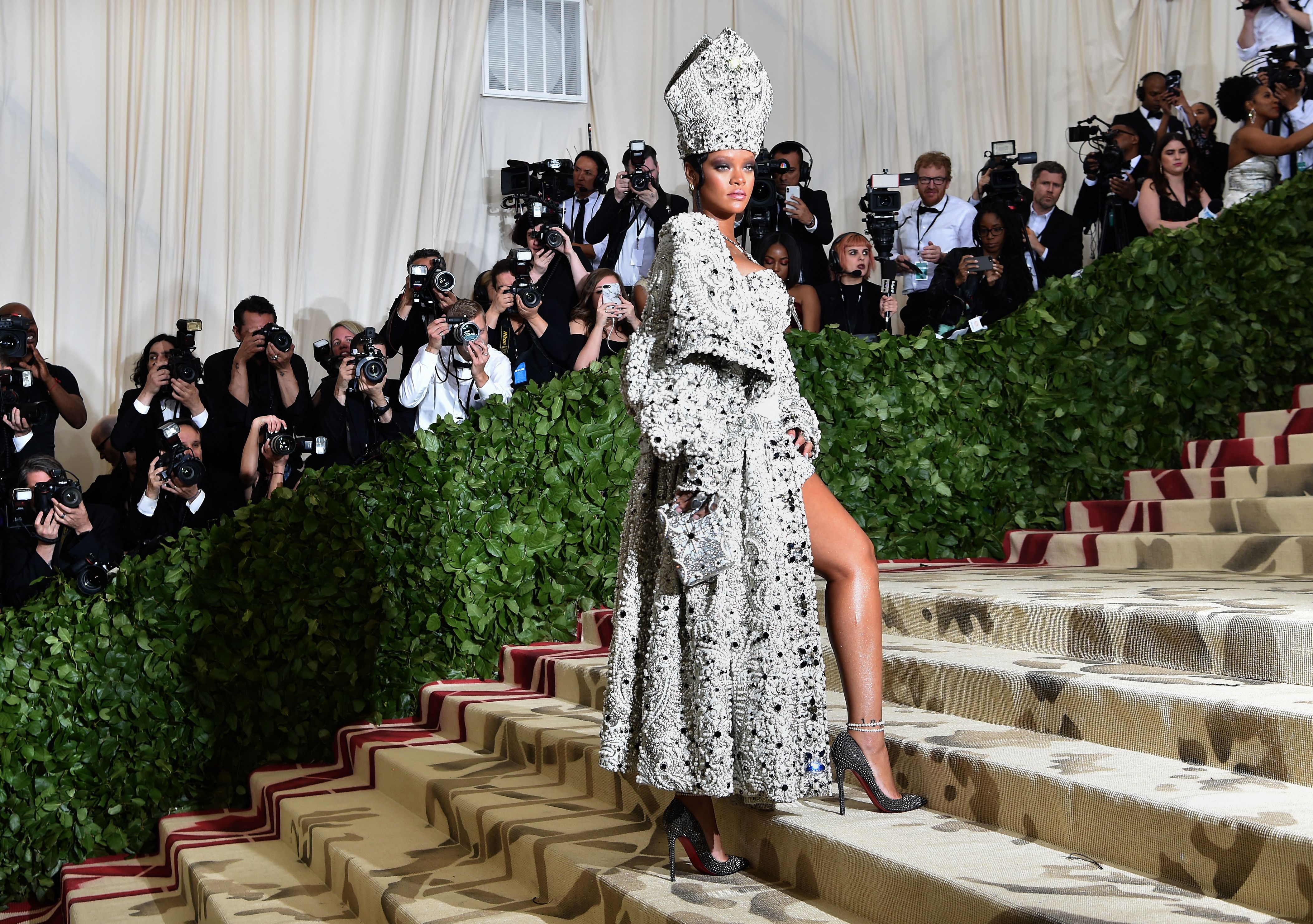 Rihanna kommt zur Met Gala am 7. Mai 2018 | Quelle: Getty Images