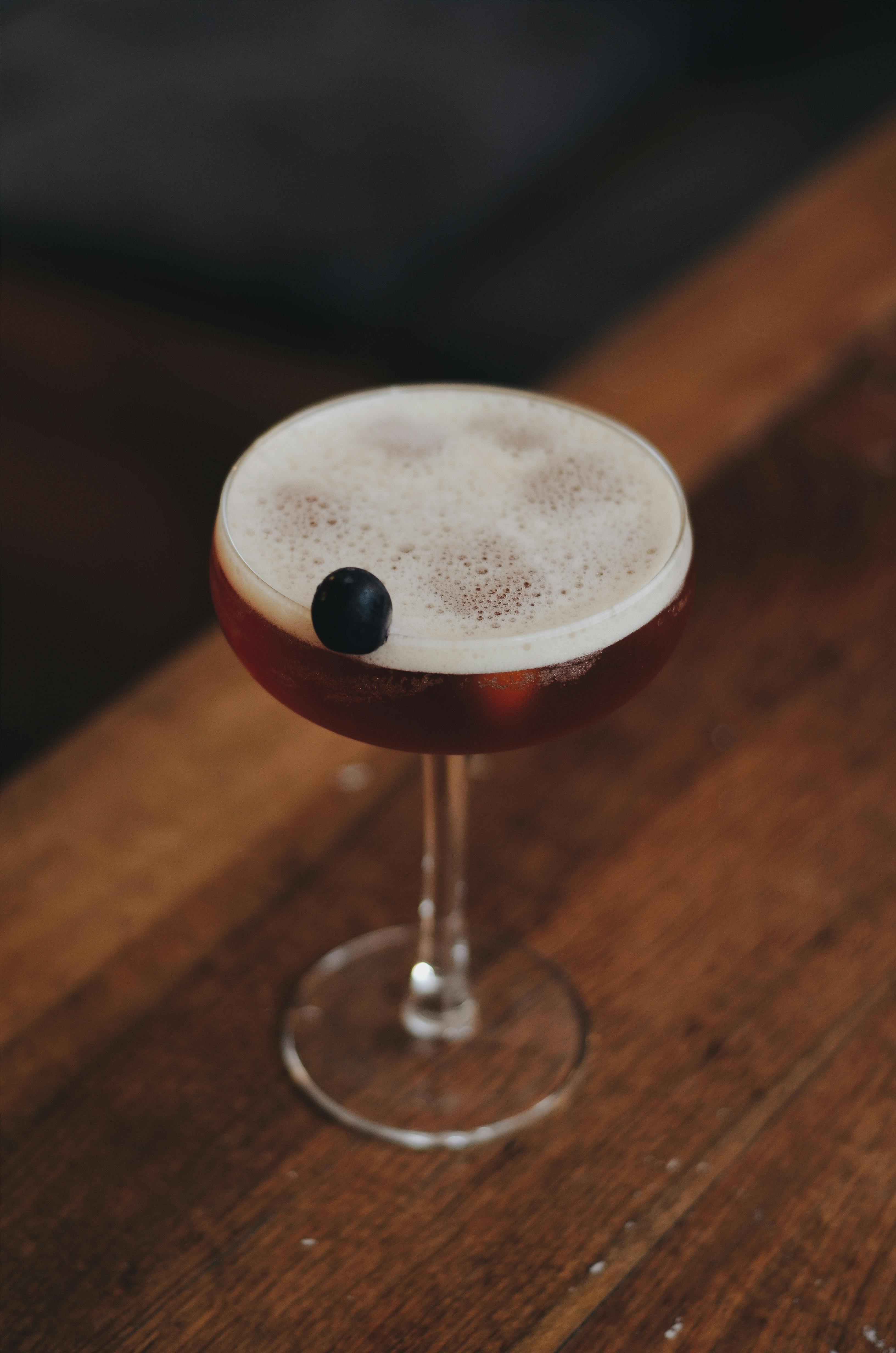 Ein Cocktail auf einem Tisch | Quelle: Pexels