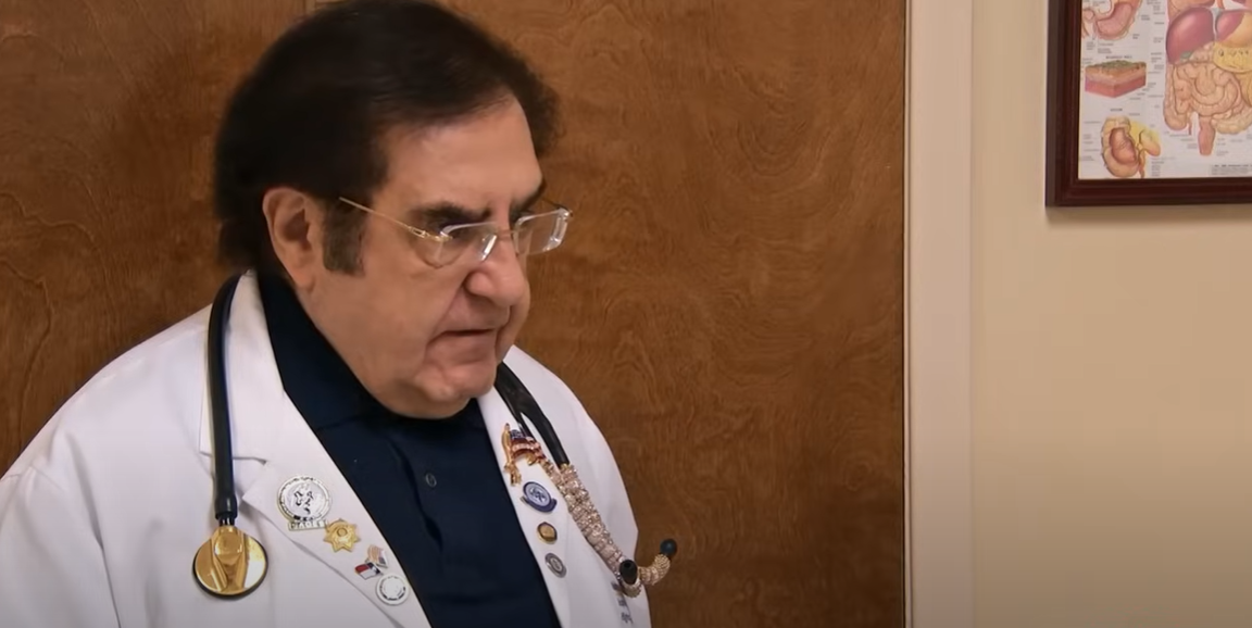 Dr. Younan Nowzaradan in „My 600-lb. Life“ vom 16. April 2023 | Quelle: Youtube/TLC