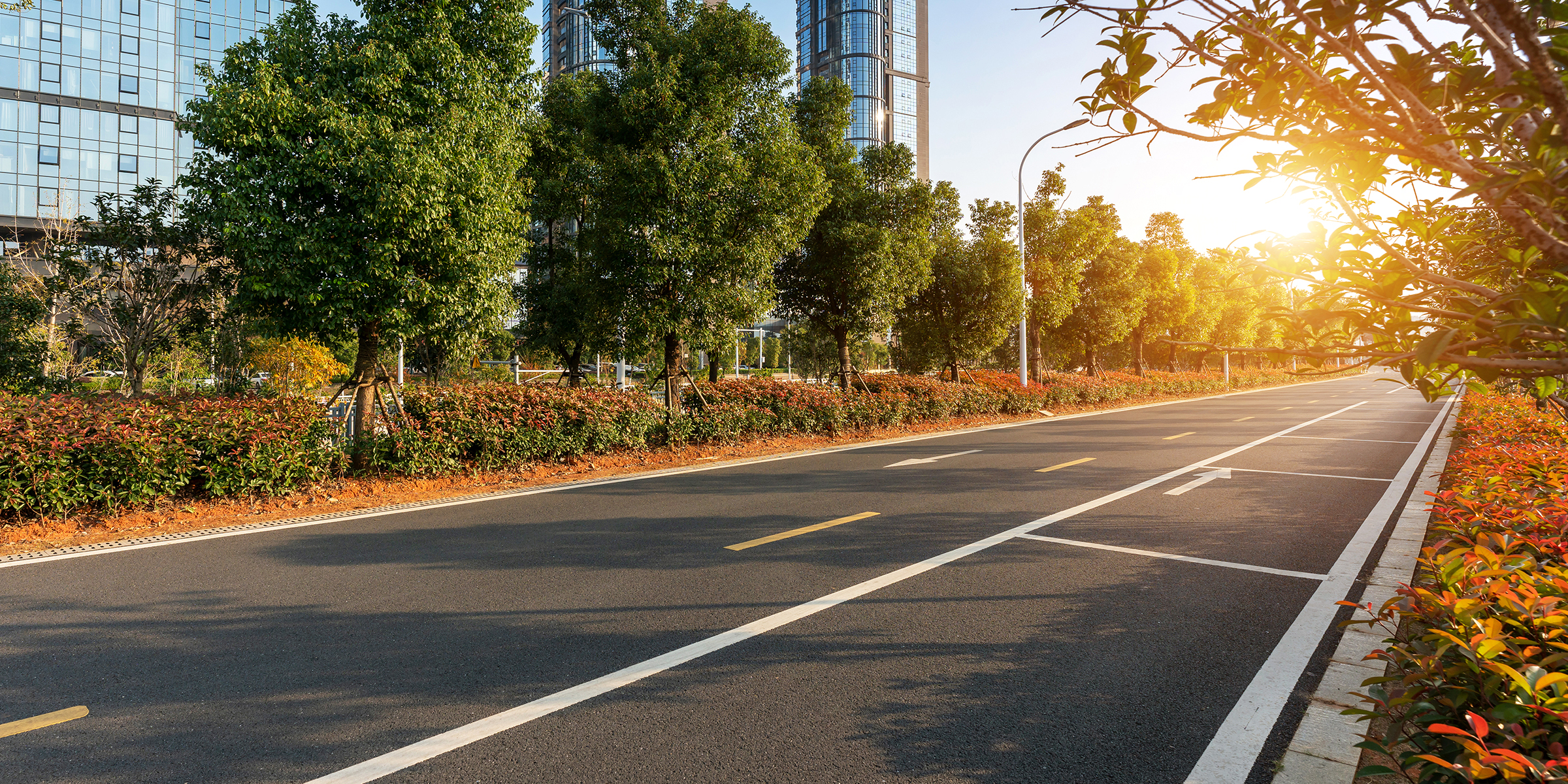 Eine Straße in der Stadt | Quelle: Shutterstock