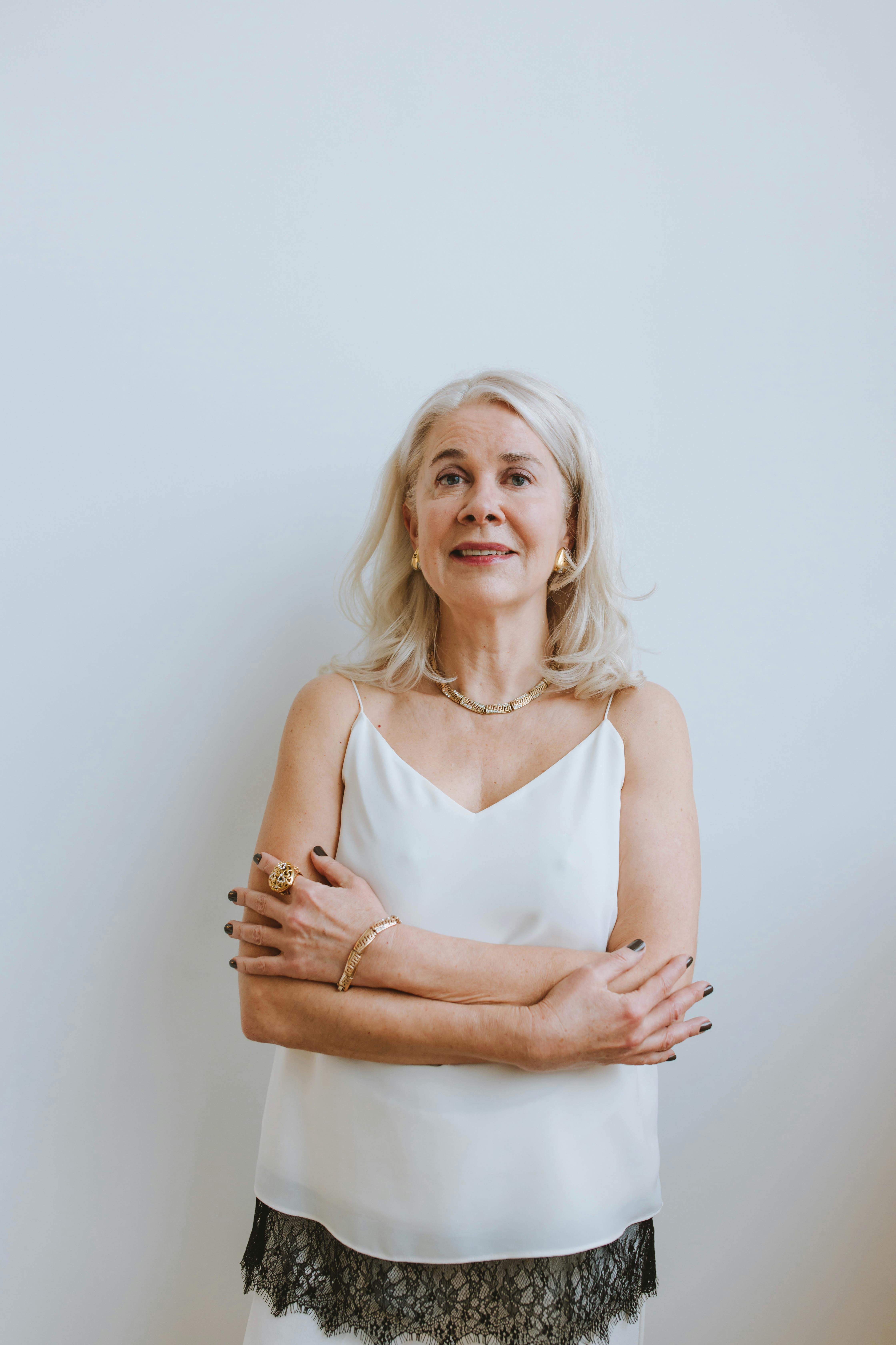Eine Frau mit unsicherem Blick | Quelle: Pexels