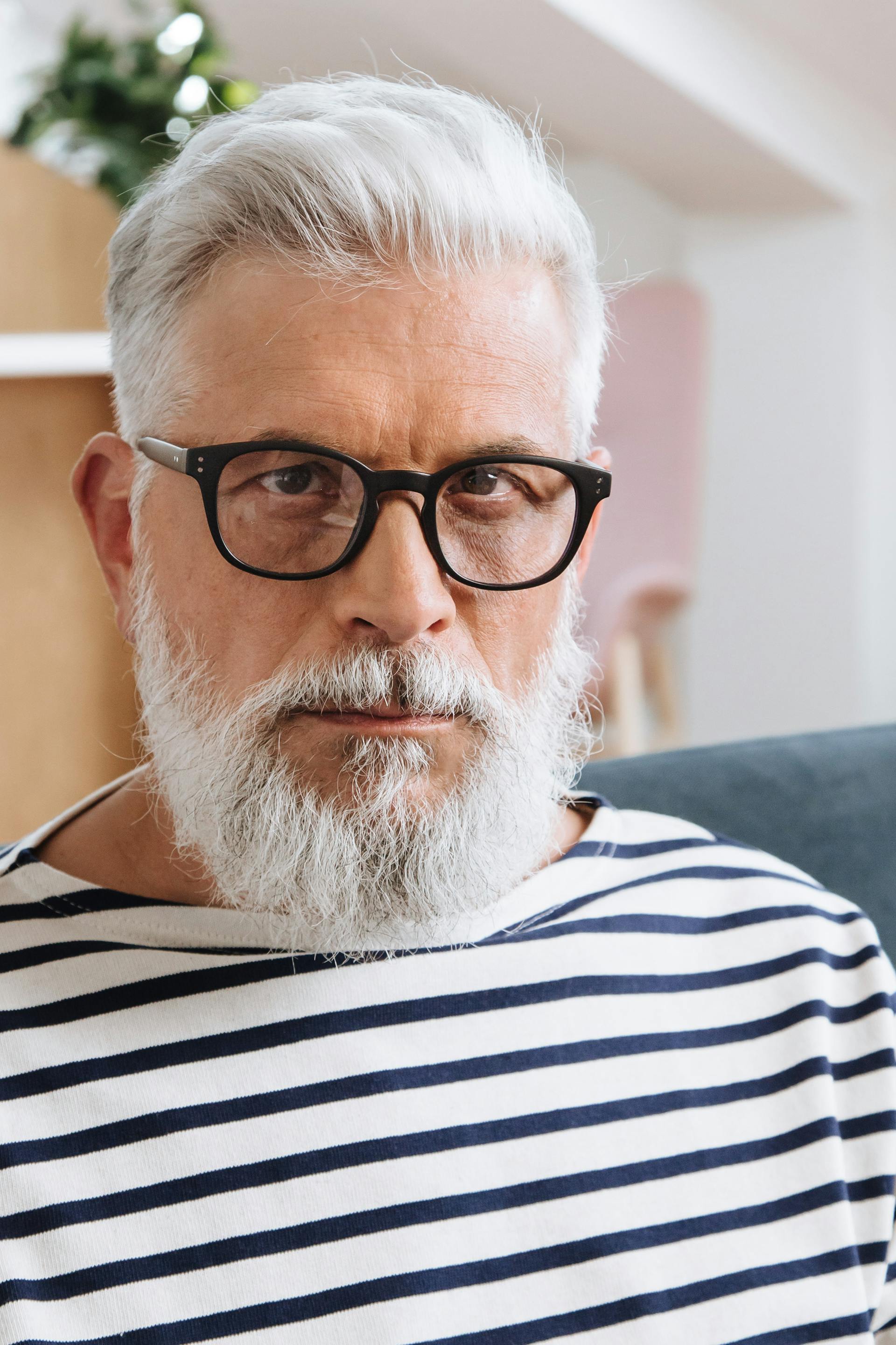 Ein wütend aussehender Mann | Quelle: Pexels