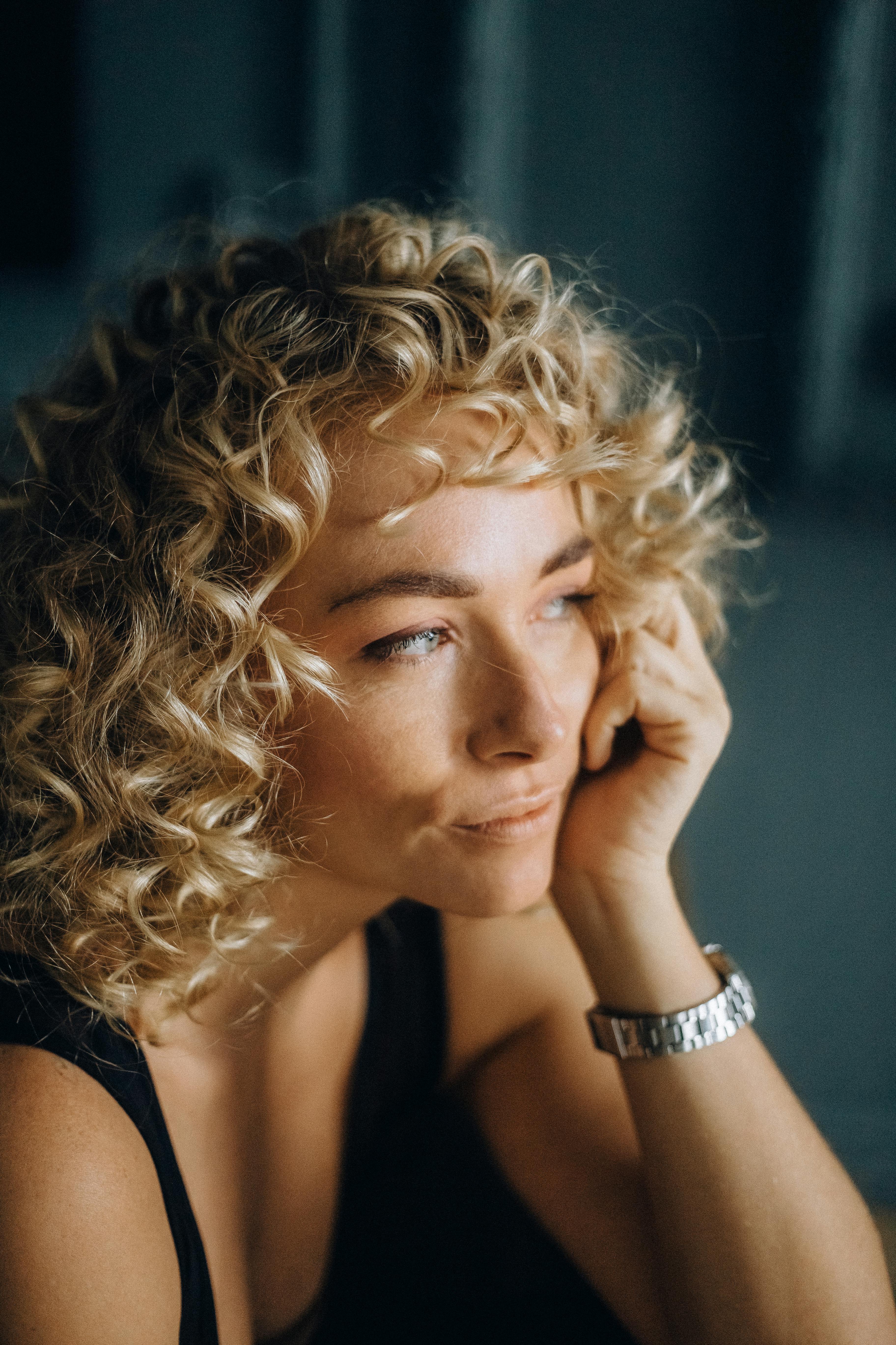 Frau in Gedanken | Quelle: Pexels