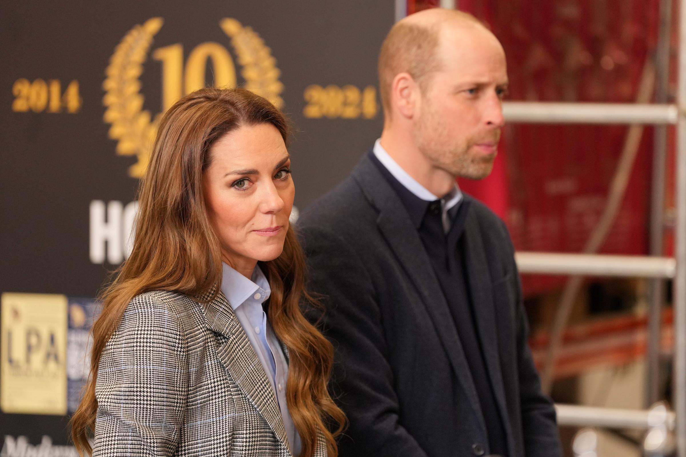 William und Kate besuchten am 12. März 2026 im Rahmen eines Tages voller Terminen in der Hauptstadt die „Bermondsey Beer Mile“ in London. Bis Ende August würden Fragen rund um die Sussexes den Fokus vom öffentlichen Terminkalender der Waleses auf das verlagern, was hinter den Palasttüren vor sich ging. | Quelle: Getty Images