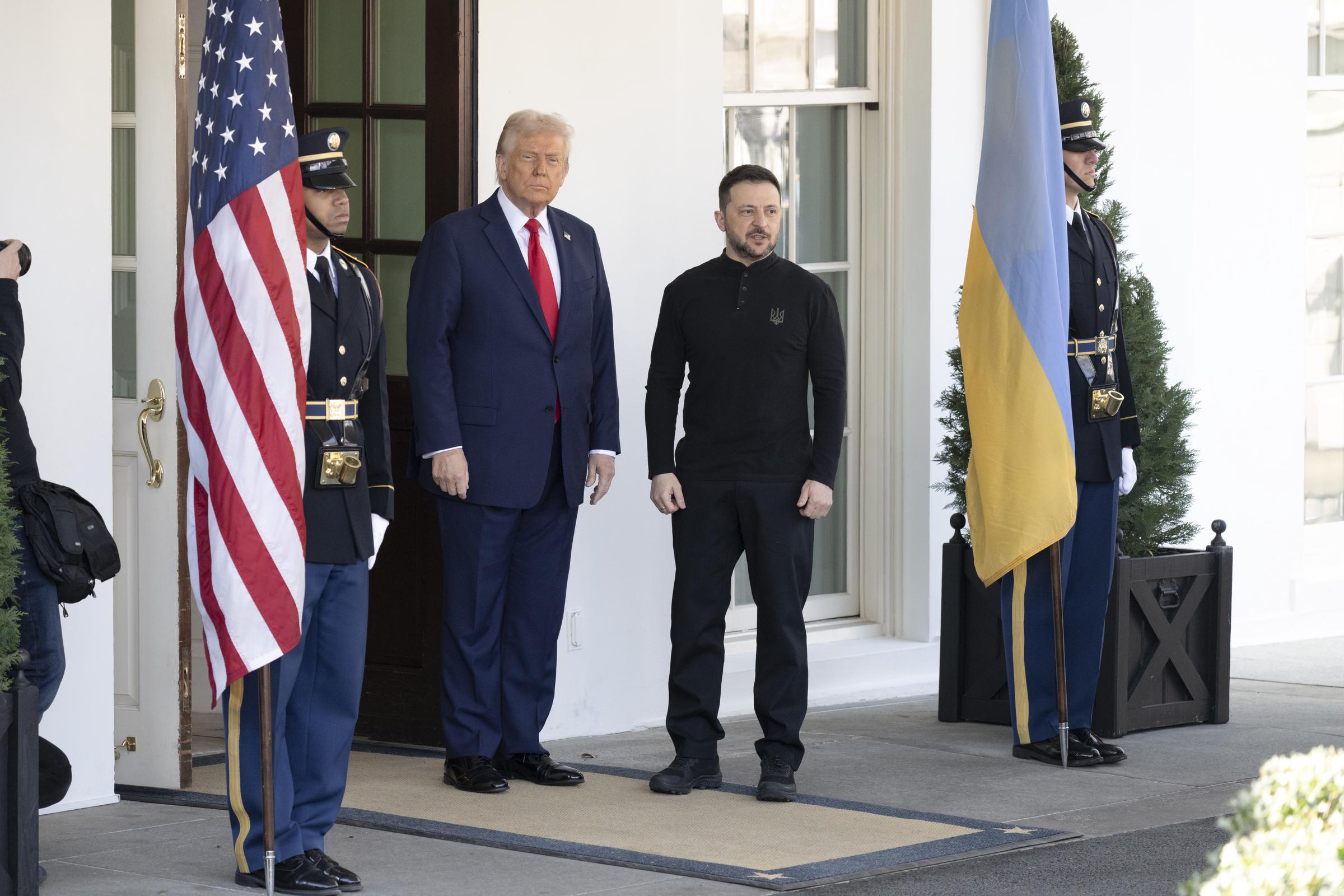 Präsident Donald Trump trifft sich mit dem ukrainischen Präsidenten Volodymyr Zelenskyy im Weißen Haus in Washington, D.C. am 28. Februar 2025 | Quelle: Getty Images