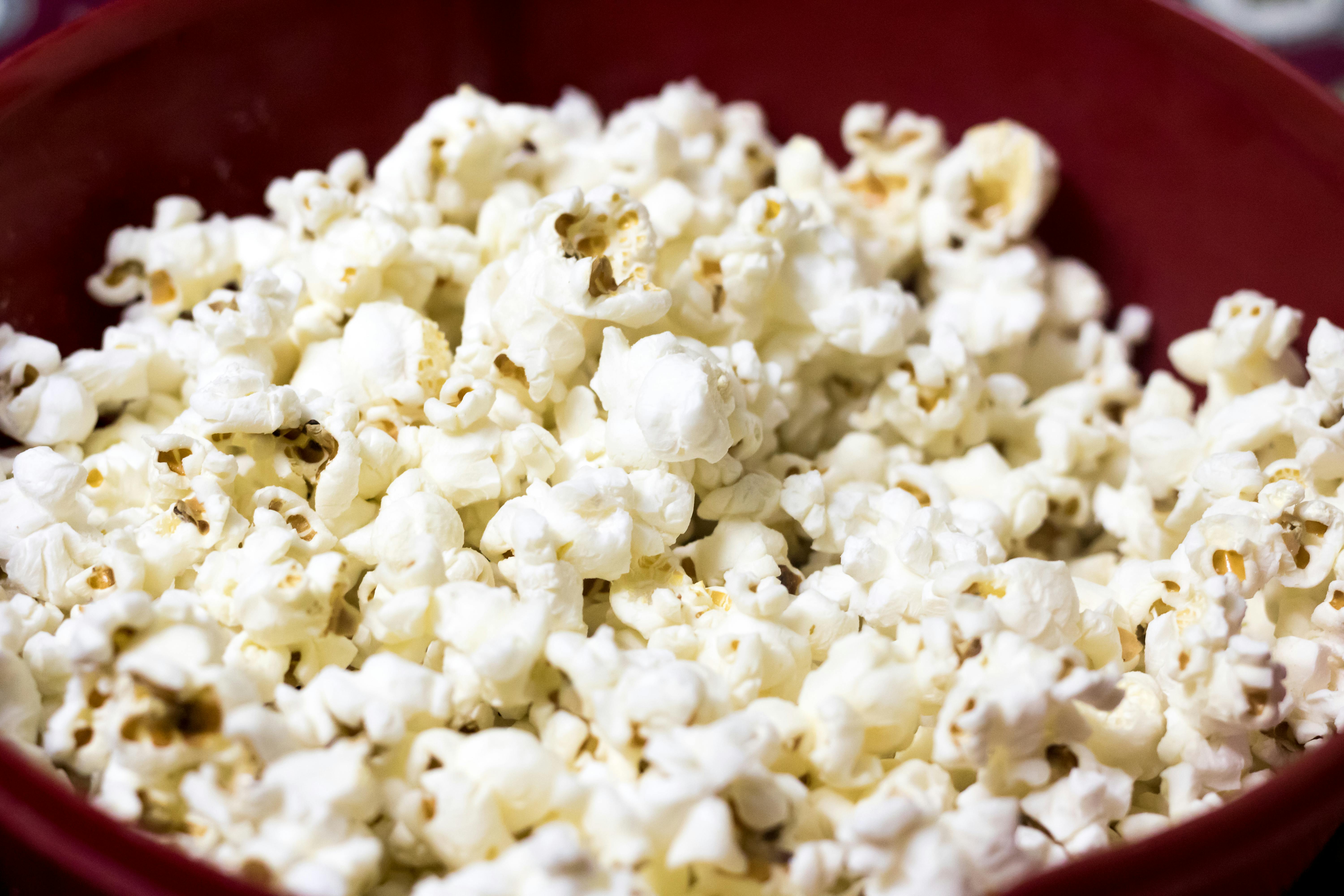 Eine Schale mit Popcorn | Quelle: Pexels