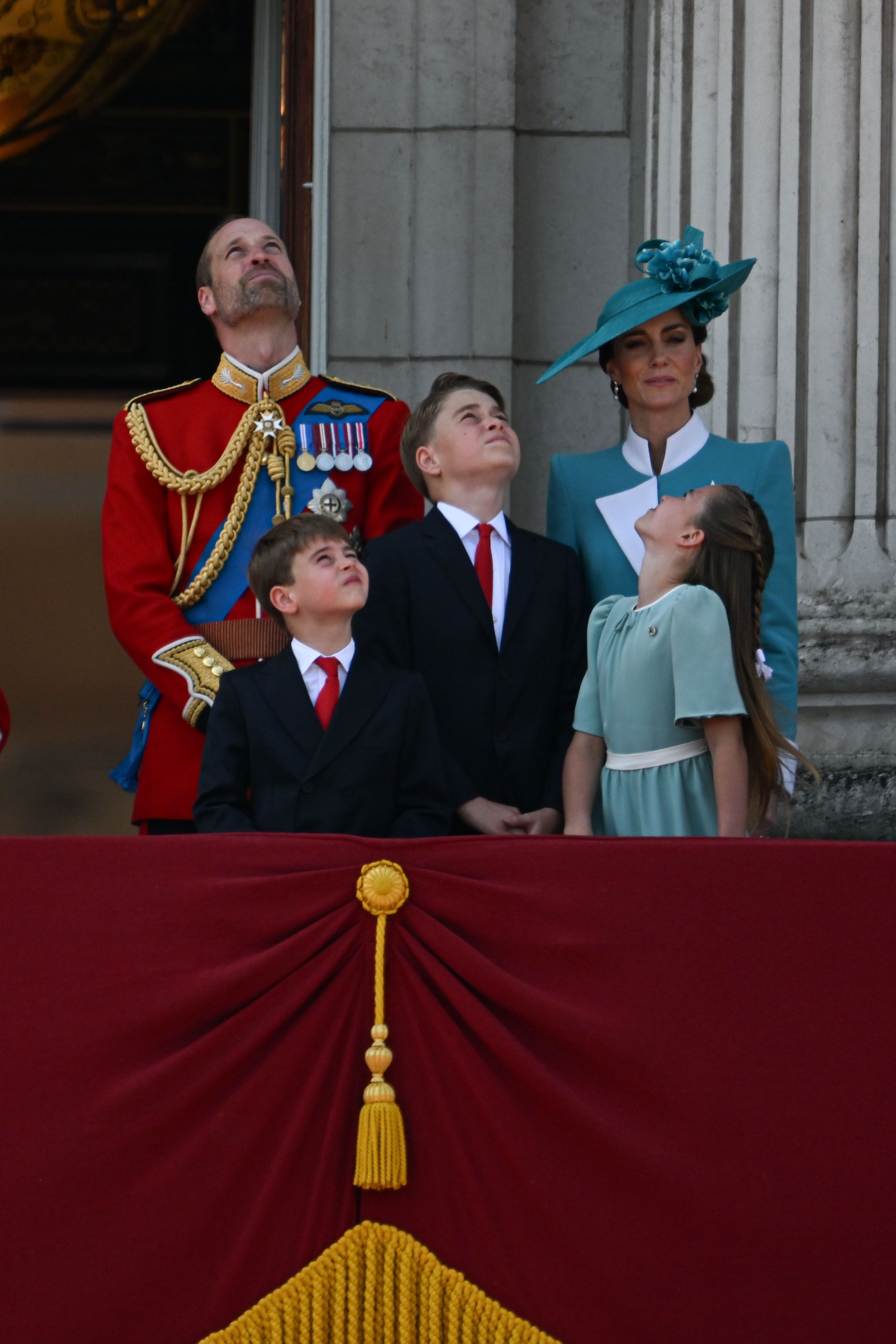 Prinz William, Prinz Louis, Prinz George, Prinzessin Catherine und Prinzessin Charlotte. | Quelle: Getty Images