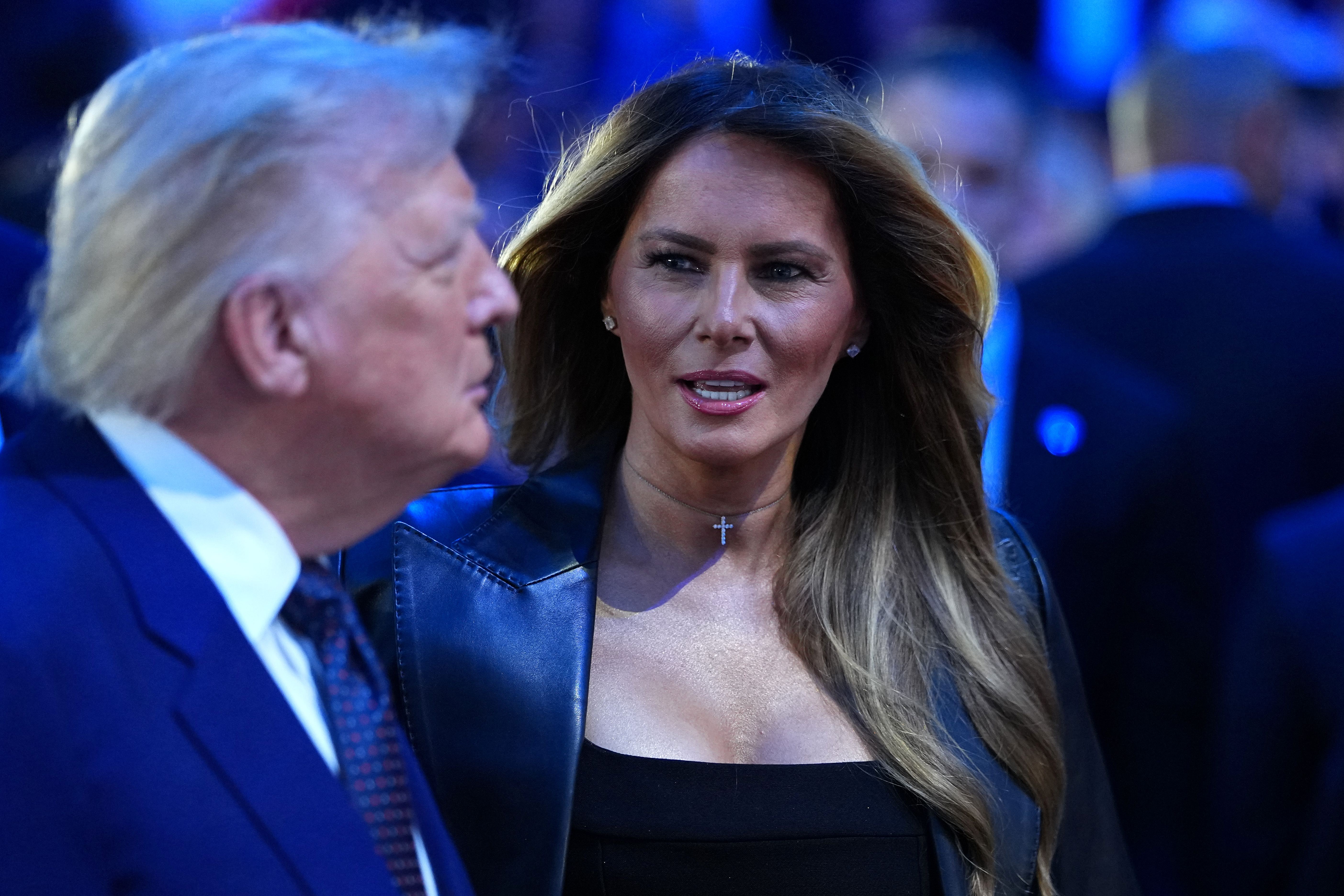 Dieses Foto bietet einen weiteren zeitgenössischen Blick auf Trump. Zusammen mit früheren Bildern trug es dazu bei, die langfristigen Veränderungen und Konstanten in ihrem Aussehen zu veranschaulichen, die sowohl in die Expertenanalyse als auch in die KI-Simulationen einflossen. | Quelle: Getty Images