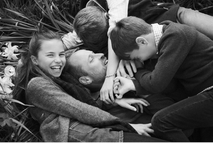 Prinz Williams und seine Kinder - Prinz Louis, Prinz George und Prinzessin Charlotte von Wales bei einem Familienmoment vom 15. Juni 2025 | Quelle: Instagram/princeandprincessofwales