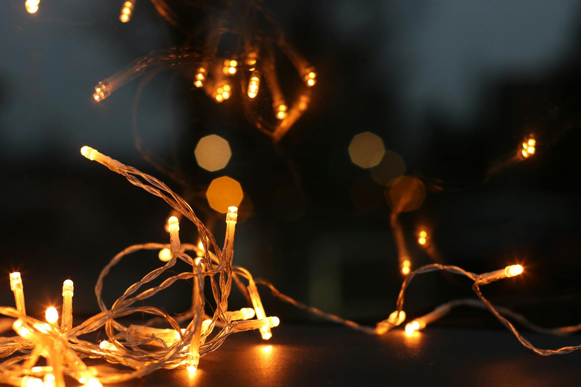 Eine Nahaufnahme der Weihnachtsbeleuchtung | Quelle: Pexels