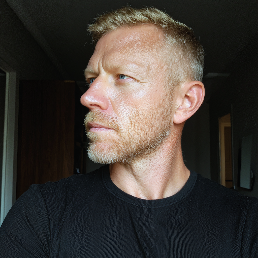 Ein Mann steht in einem Schlafzimmer | Quelle: Midjourney