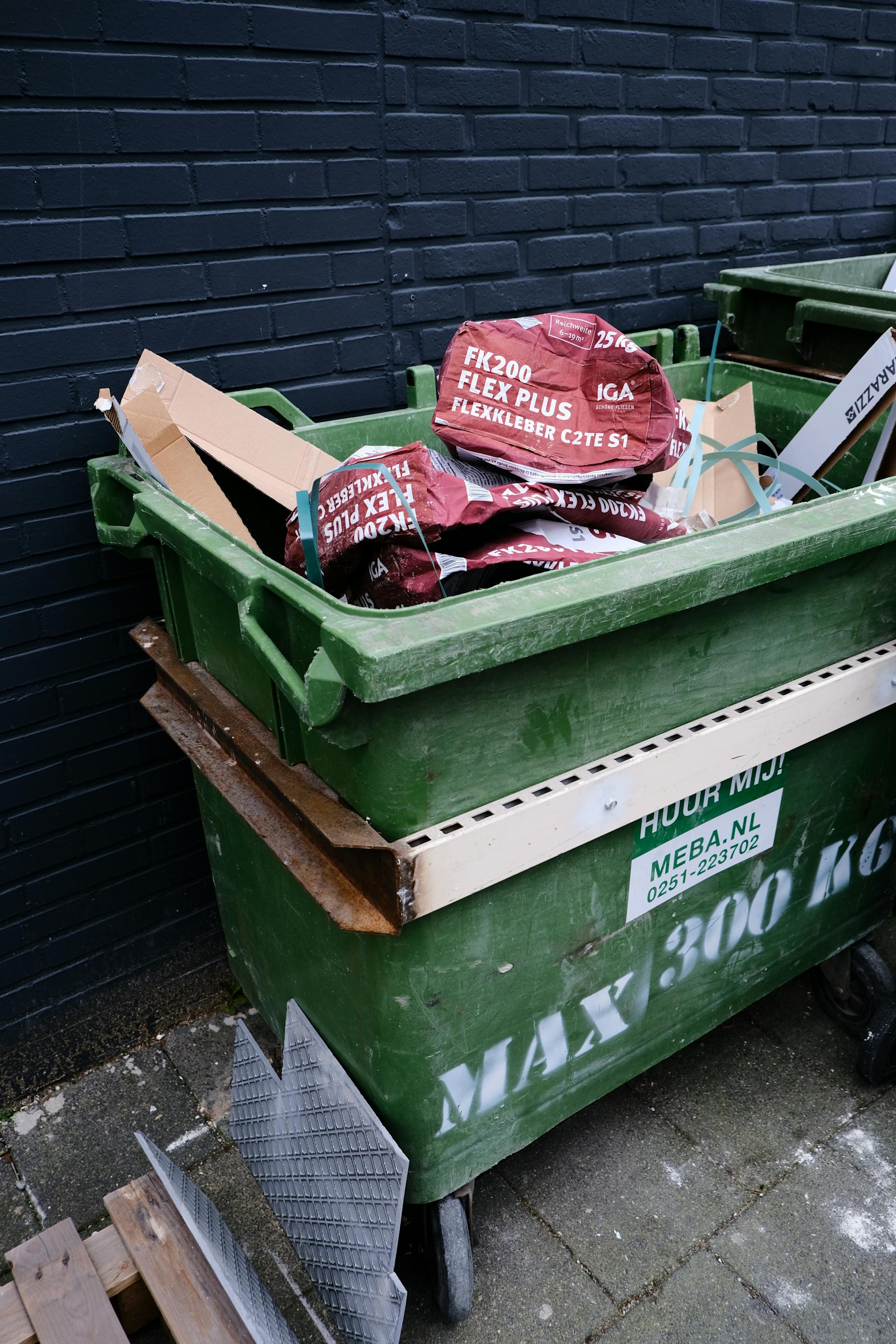 Ein Müllcontainer | Quelle: Pexels