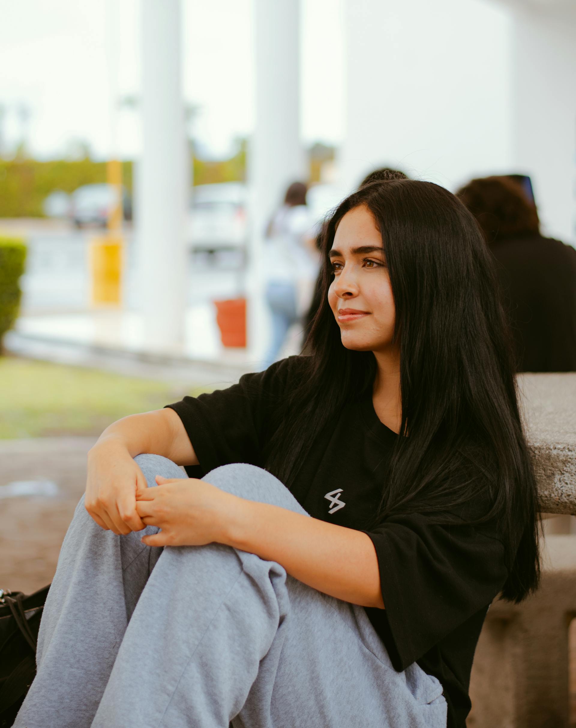 Eine nachdenkliche Frau | Quelle: Pexels