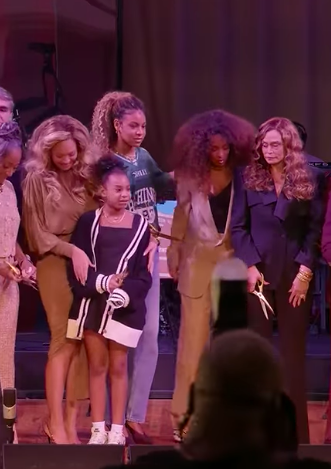 Das ursprüngliche „Knowles-Rowland Center for Youth“ wurde nach einem verheerenden Brand im Jahr 2021 geschlossen, doch sein Auftrag, der Gemeinschaft in Houston zu dienen, wurde fortgeführt. Das sanierte Gebäude wird den Bewohnern Zugang zu Beratung, Suchtbehandlung und anderen wichtigen Unterstützungsangeboten bieten. | Quelle: YouTube/Bread of Life Inc.