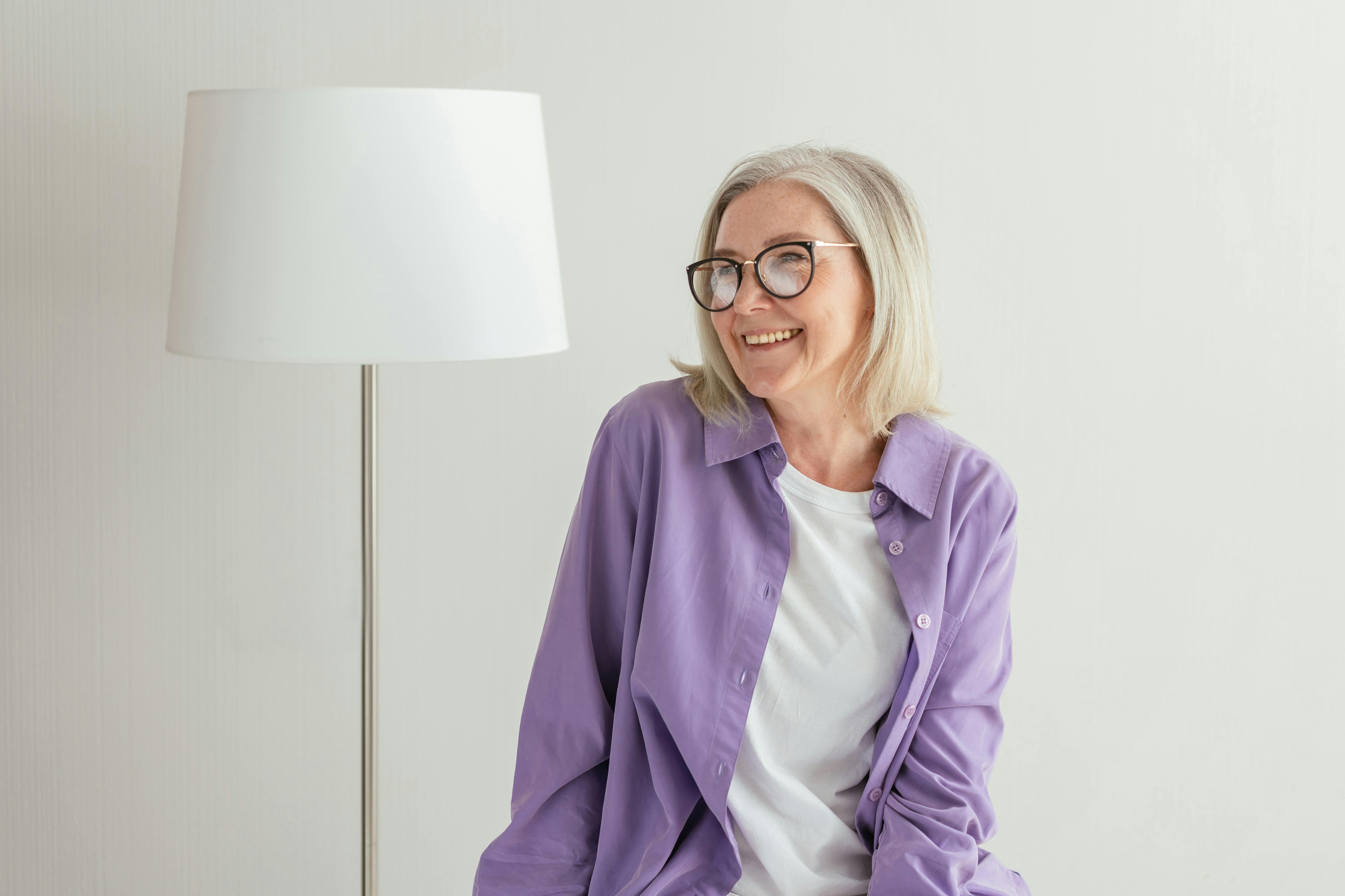Eine lächelnde alte Frau | Quelle: Pexels