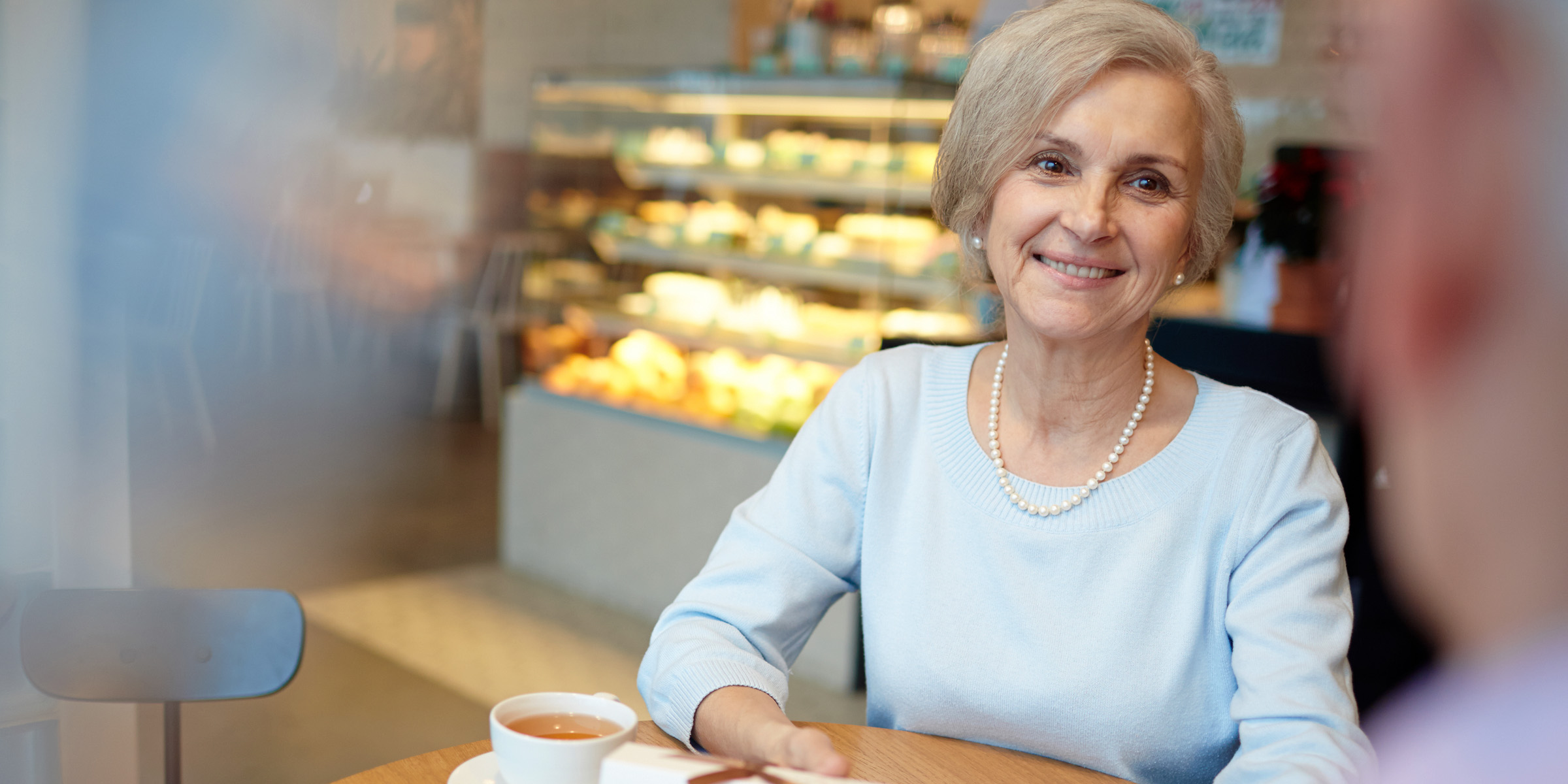 Eine Frau bei einem Date | Quelle: Shutterstock