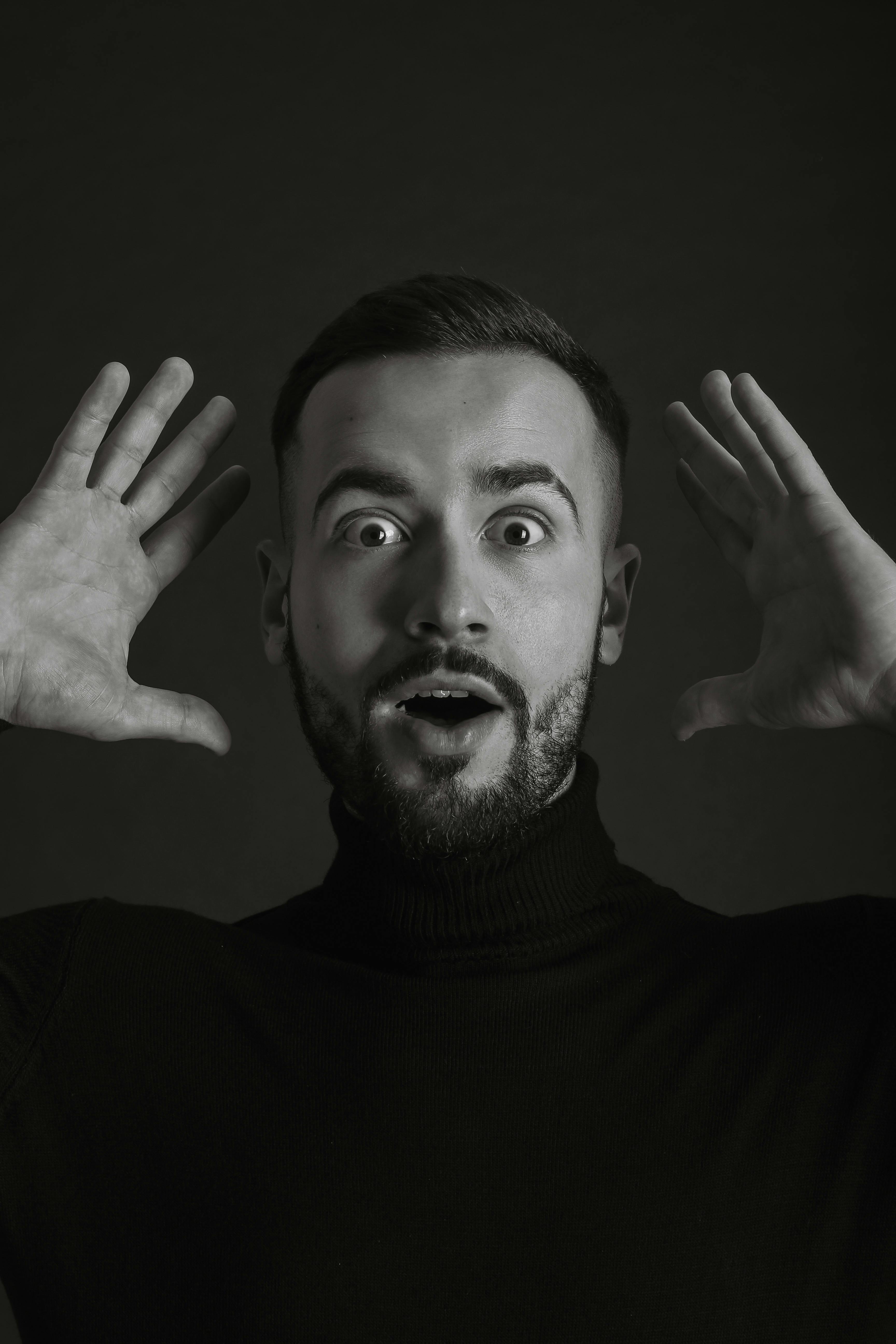 Ein geschockter Mann | Quelle: Pexels