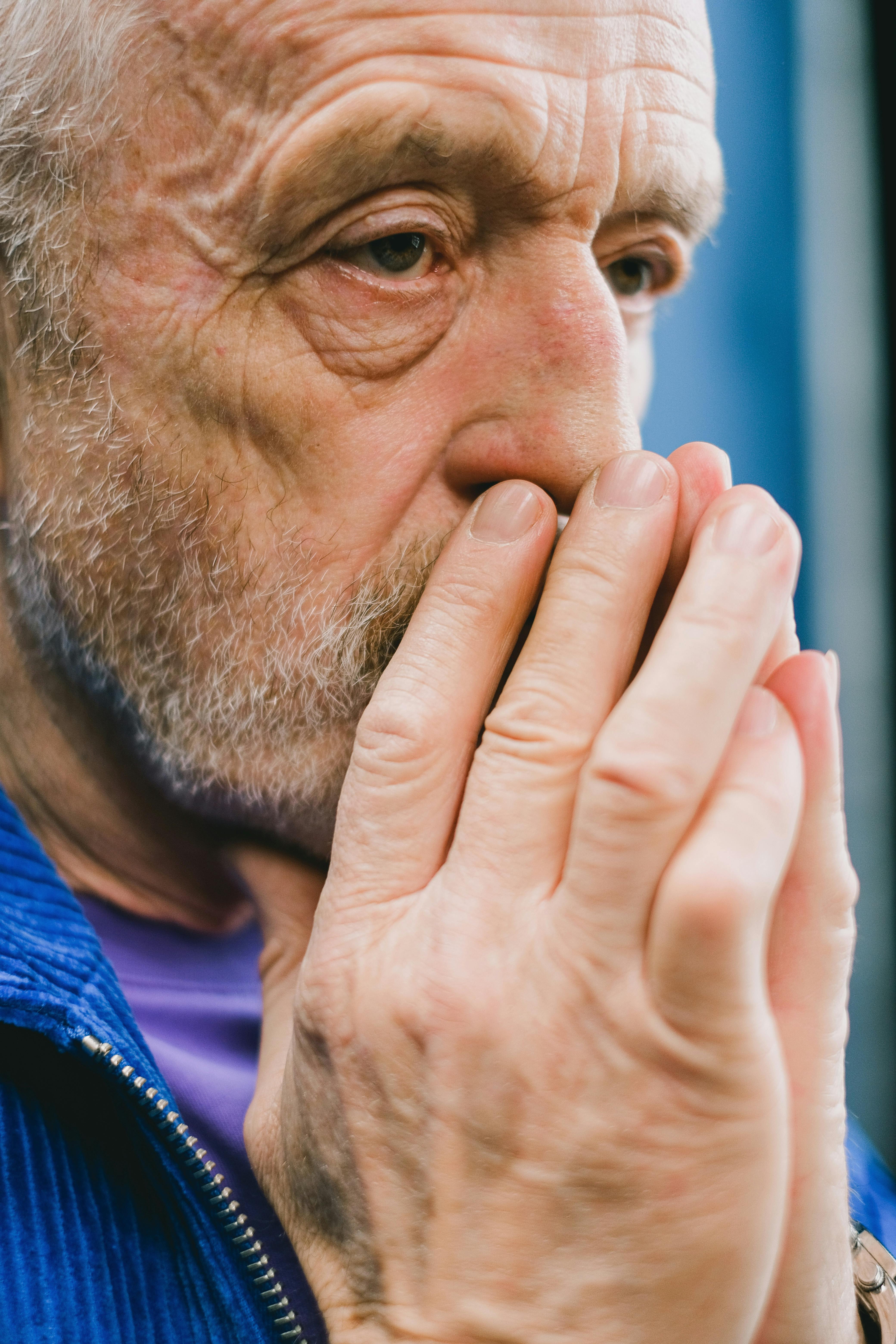 Ein emotionaler Mann | Quelle: Pexels