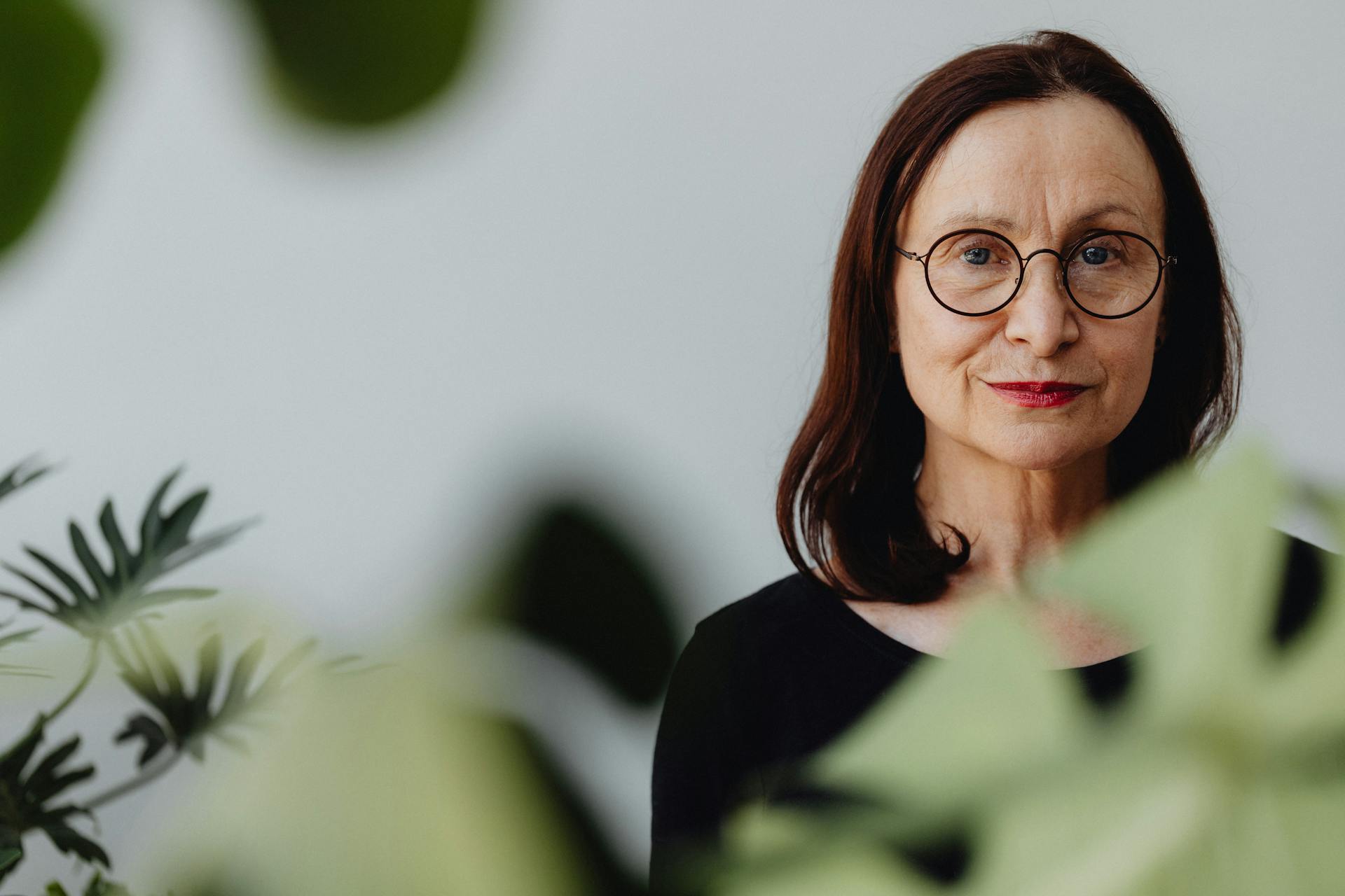 Eine ernste Frau | Quelle: Pexels