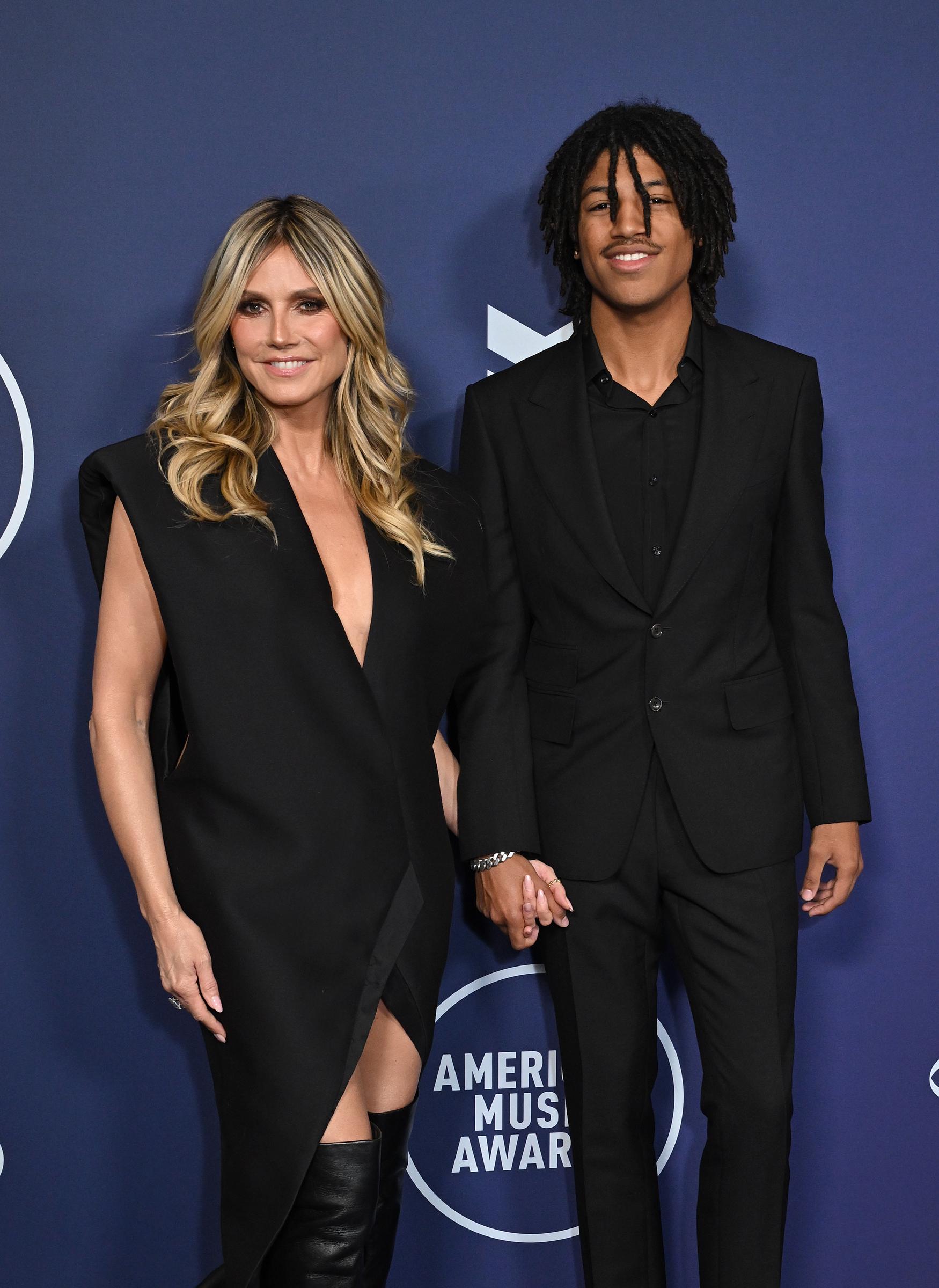 Heidi Klum und Henry Samuel besuchen die 2025 American Music Awards im Fontainebleau Las Vegas am 26. Mai 2025 in Las Vegas, Nevada. | Quelle: Getty Images