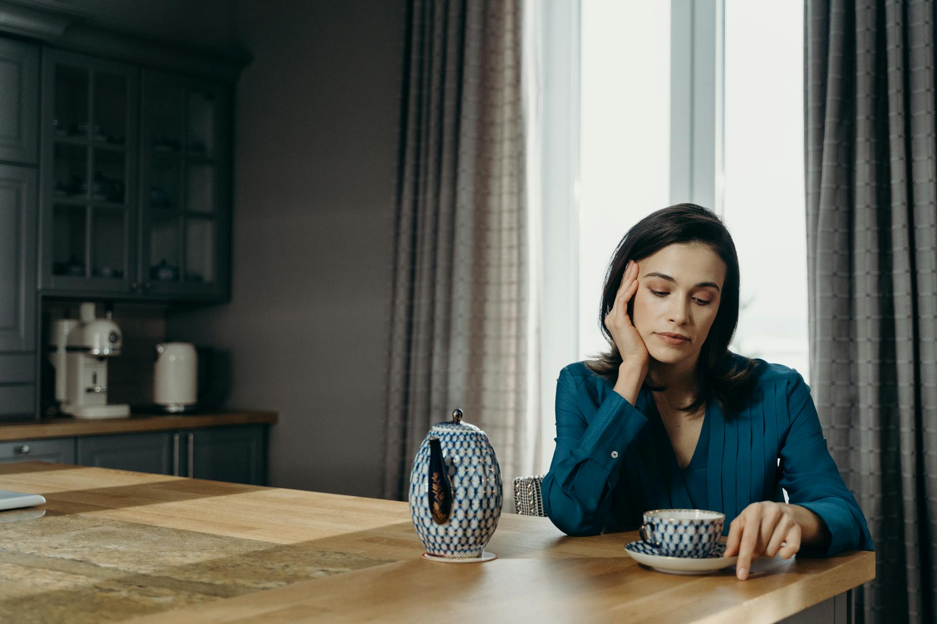 Eine nachdenkliche Frau | Quelle: Pexels